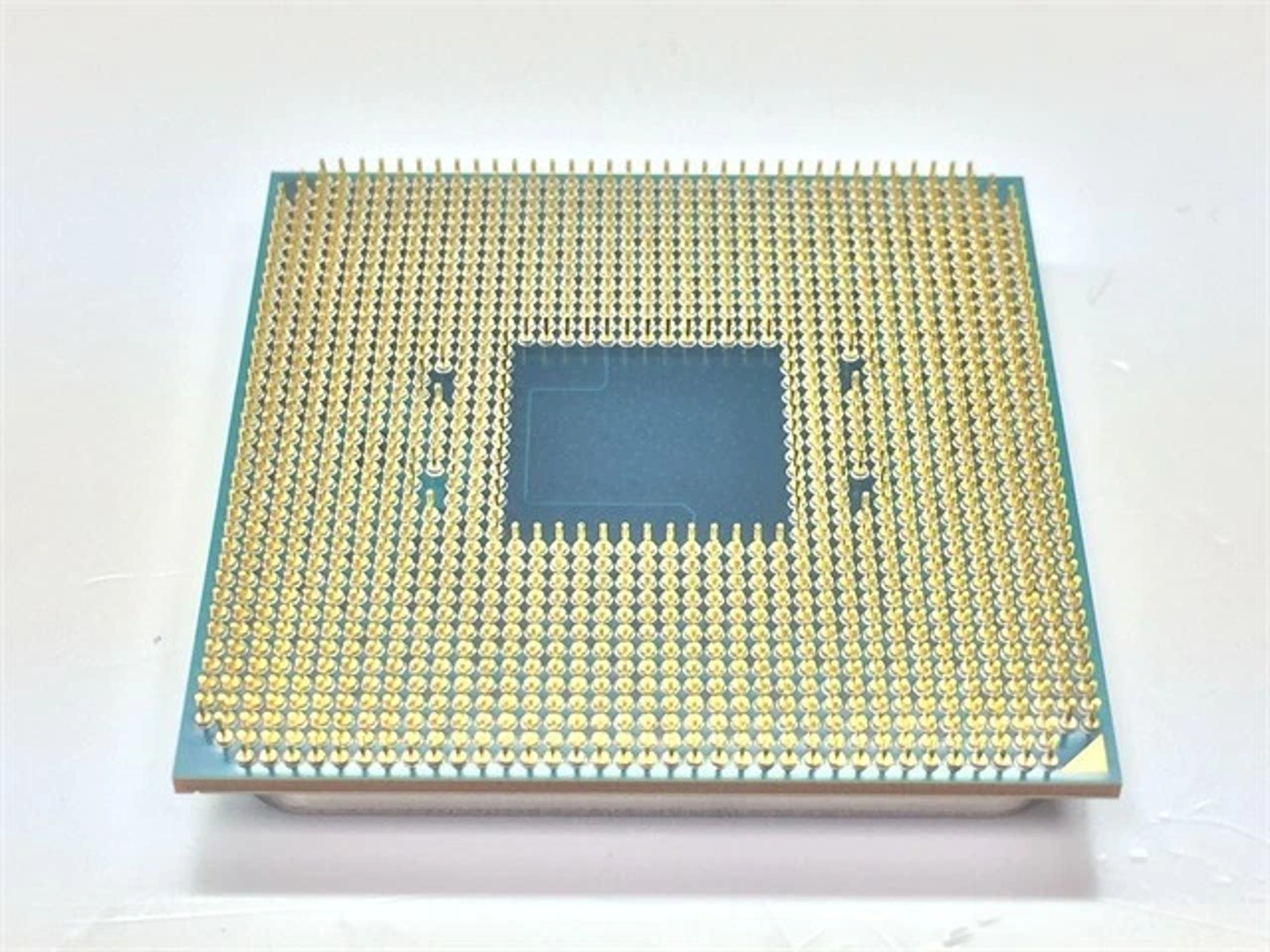 AMD Ryzen 3 2200G