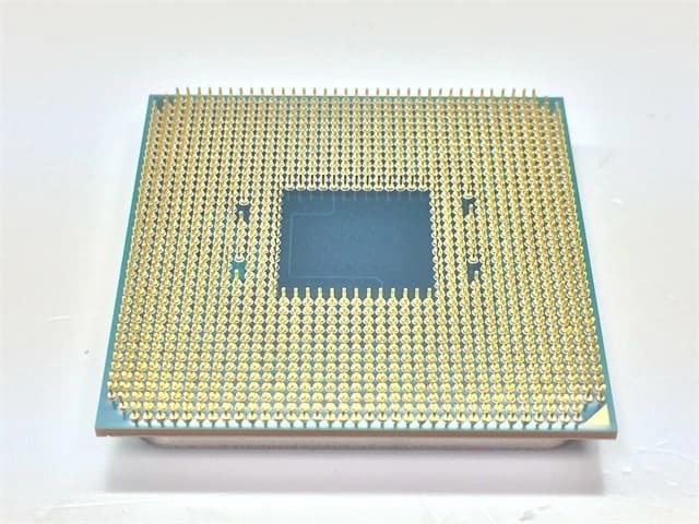 AMD Ryzen 3 2200G