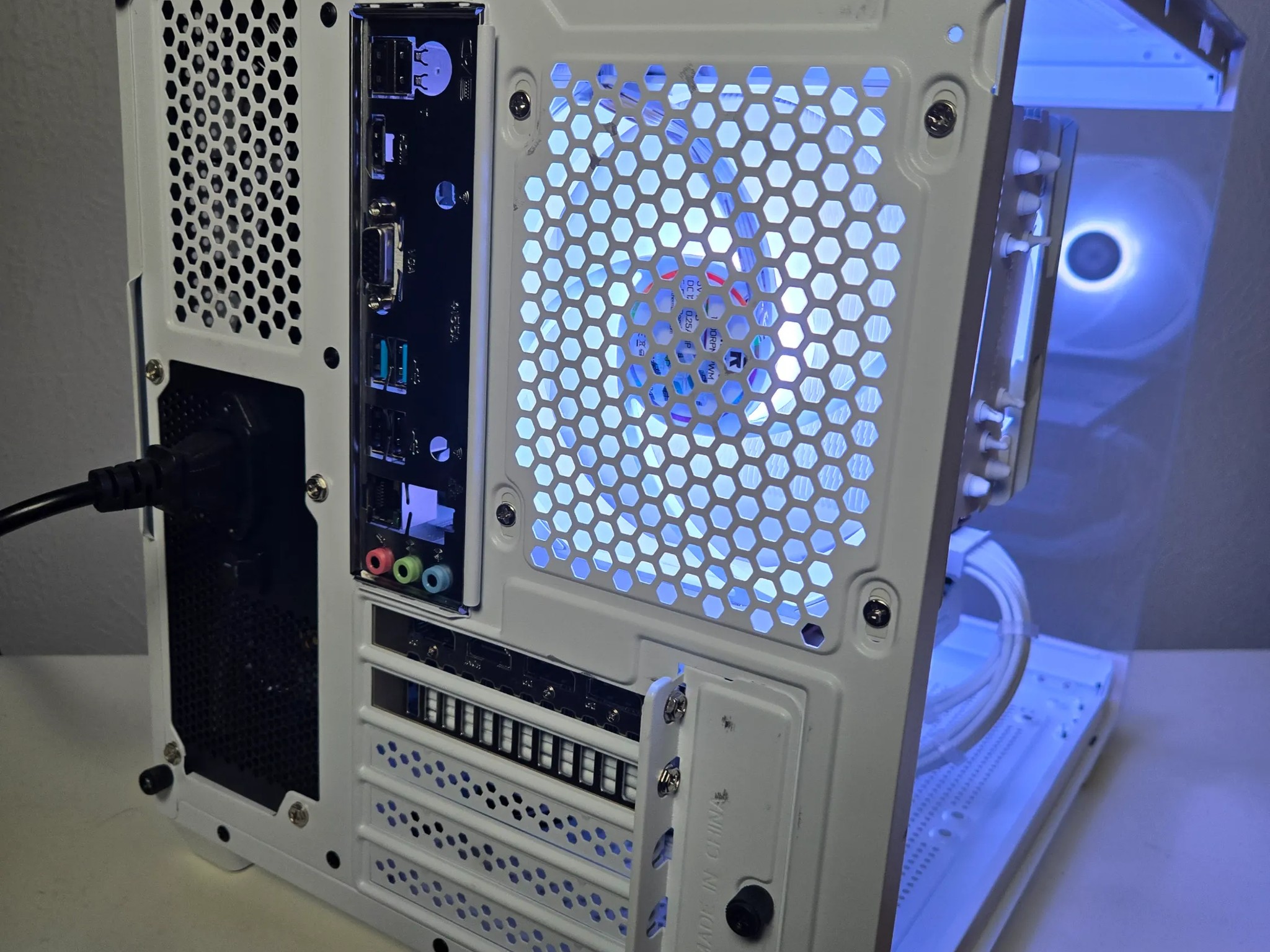 ❄️ SNOWFLAKE | RX 5700XT 8GB | Ryzen 5 3500X | 16GB DDR4 | 512GB NVME SSD