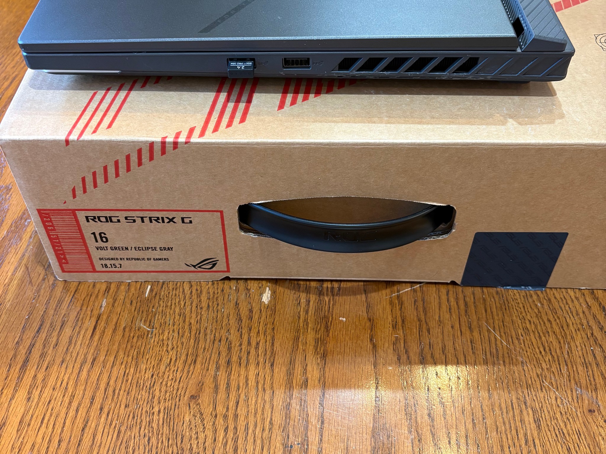 ROG STRIX G16 W/ BOX + MOUSE | 2.5K 240HZ | RTX 5070 TI | Ryzen 9 9955HX3D | 32GB DDR5 | 1TB STOARGE