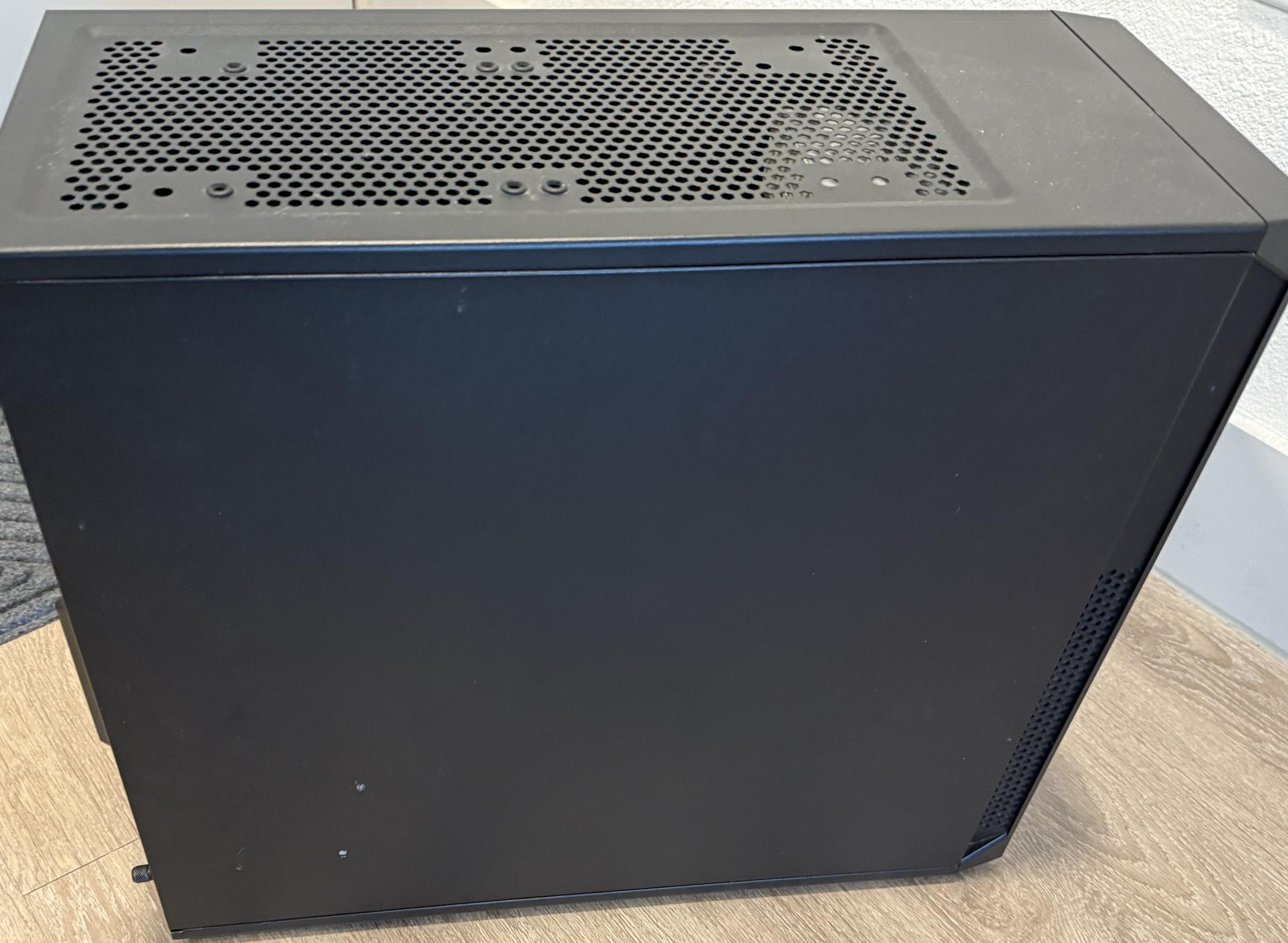 Corsair Carbide Series 200R ATX Mid Tower; Original Case Fans; Asus DRW-24B1ST/BLK/B/AS DVD/CD