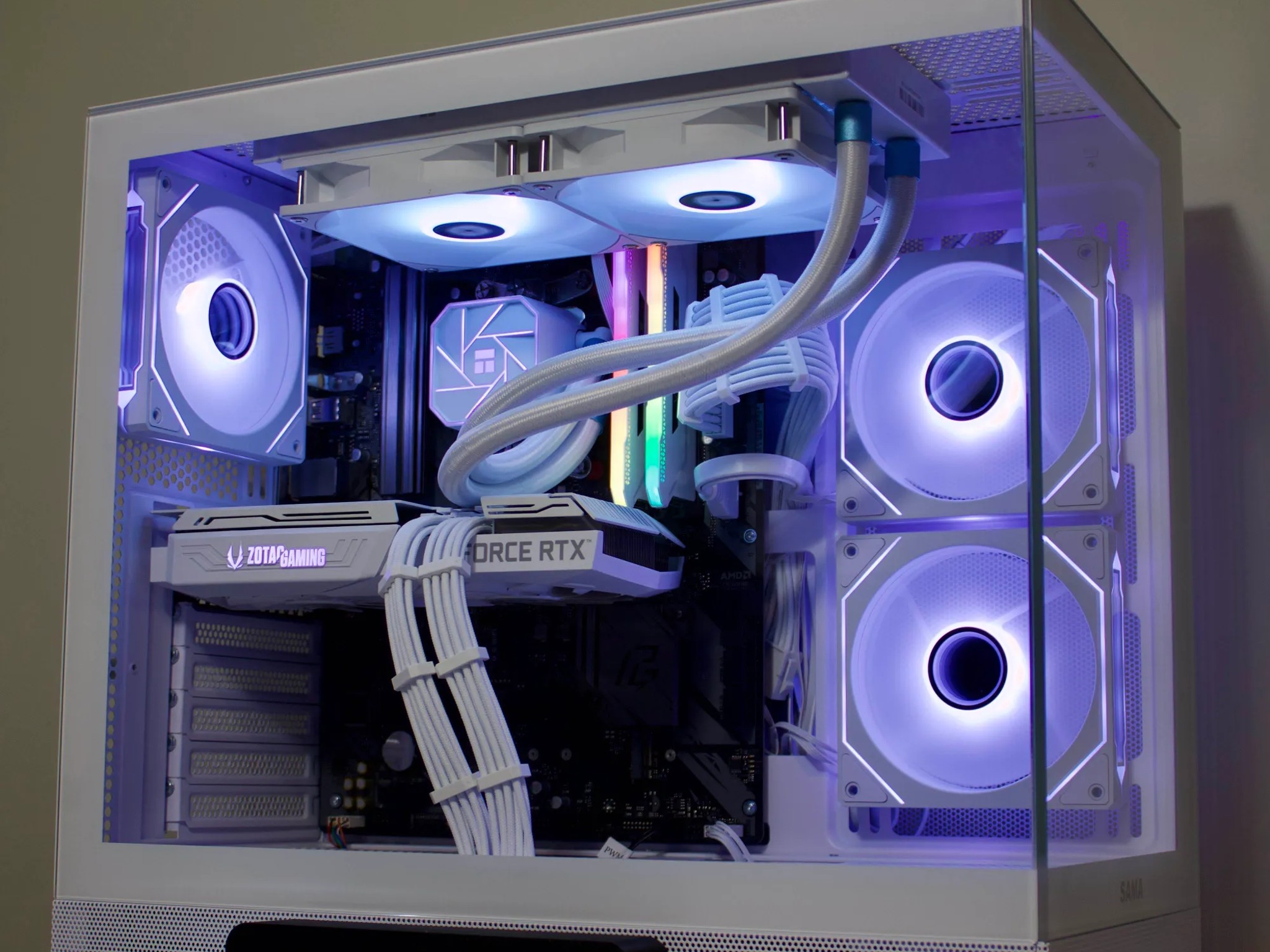 RTX 3060 | Ryzen 7 5800X | 1TB SSD NVMe | 32GB RAM | Wifi & Bluetooth!