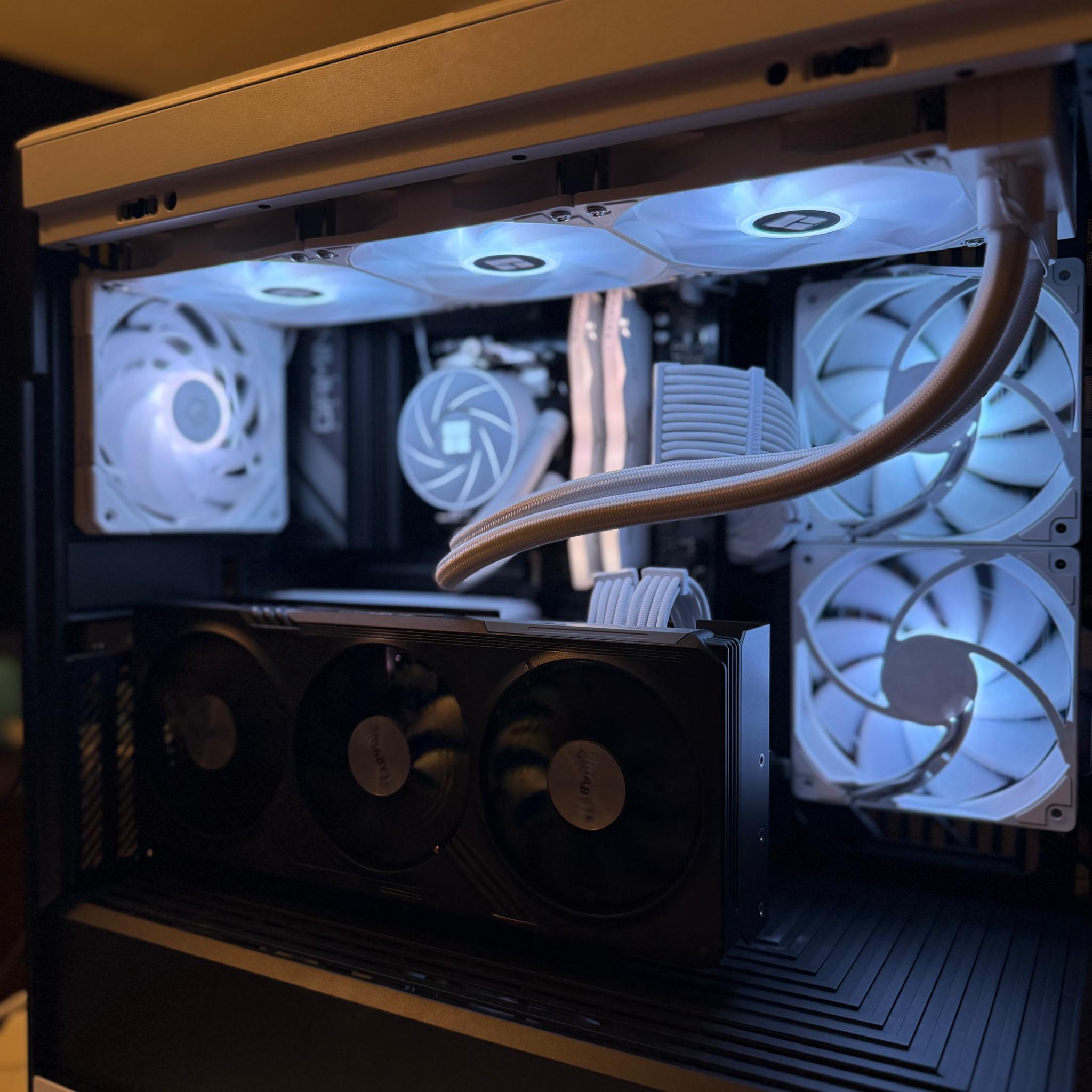 🐼 RX 7800XT | Ryzen 7 7700X | 32GB DDR5 | 1TB SSD