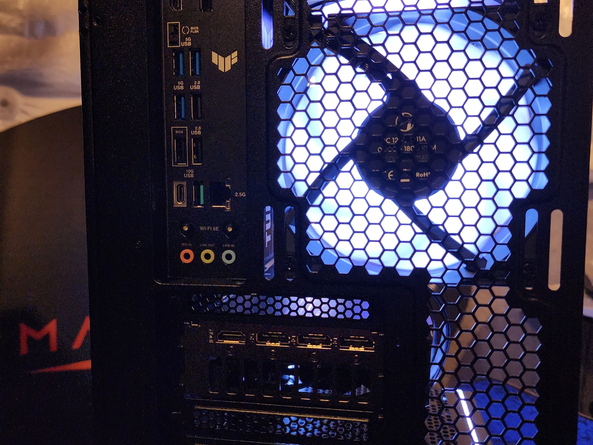 RTX 5080 / Ryzen 9 9900X3D / 32GB DDR5 RAM / 2TB NVMe