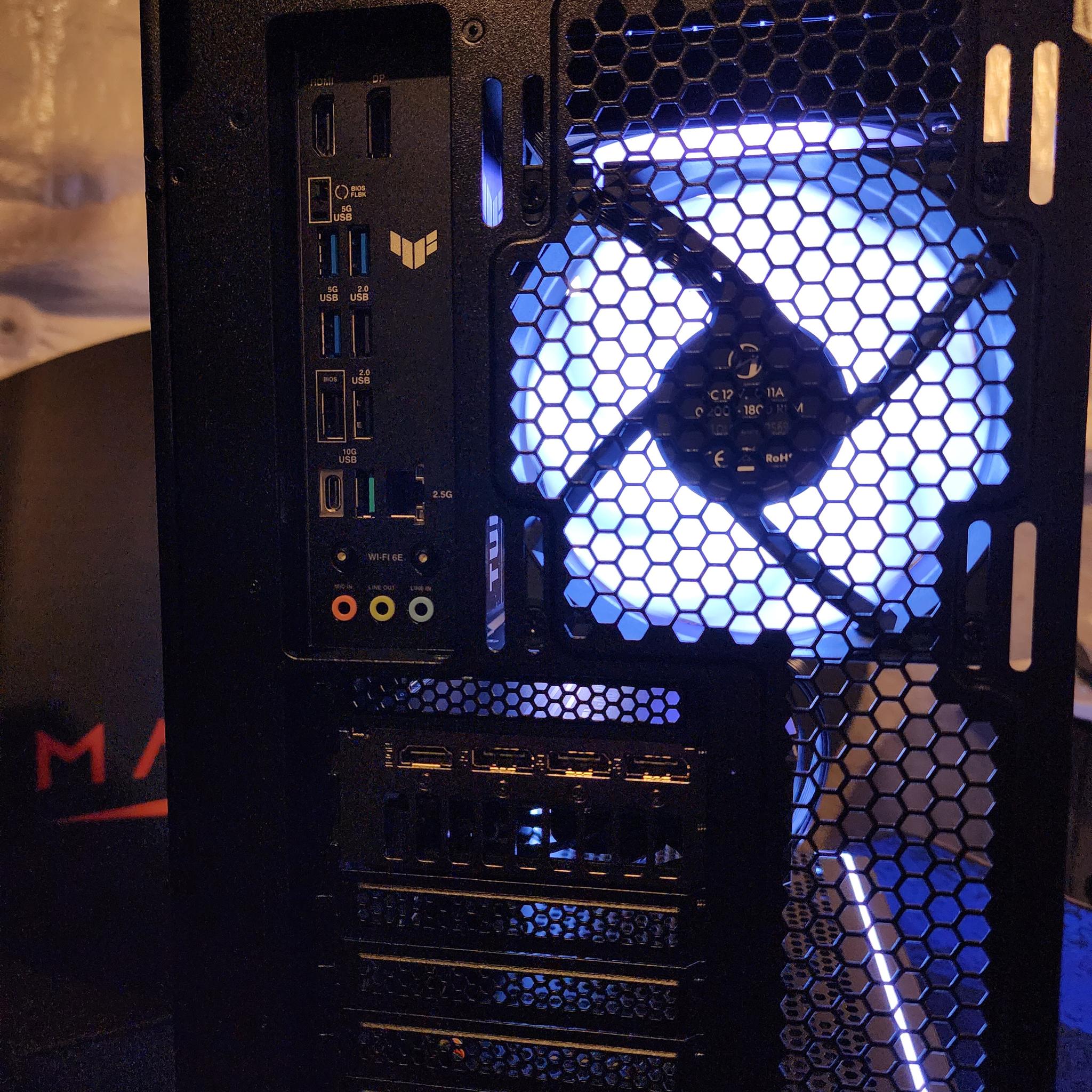 RTX 5080 / Ryzen 9 9900X3D / 32GB DDR5 RAM / 2TB NVMe