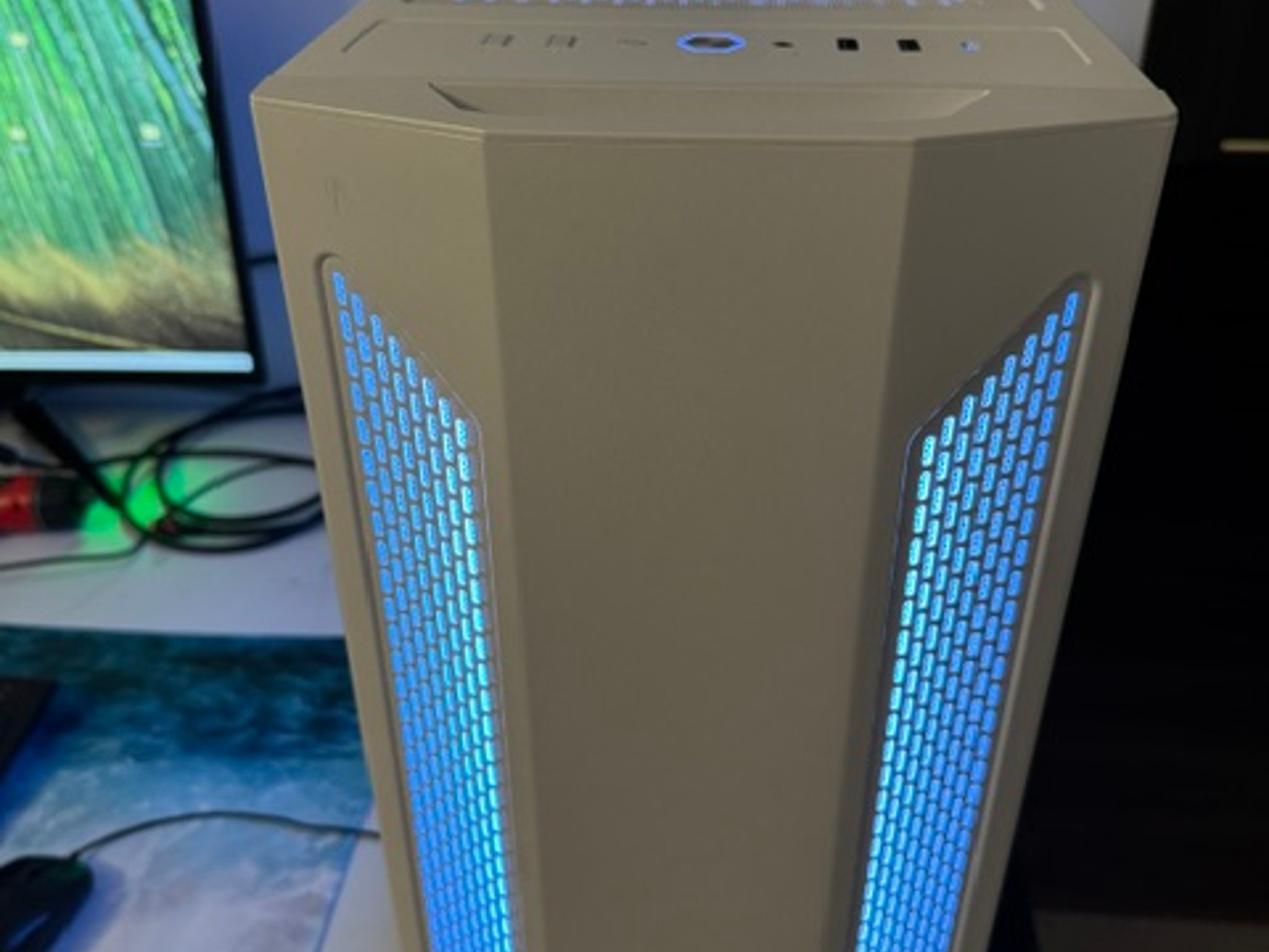 AMD AM4 new build Whiteout RTX 4070 Ti Gaming PC Build (12-Core Ryzen) + 2K and 1080p Monitors