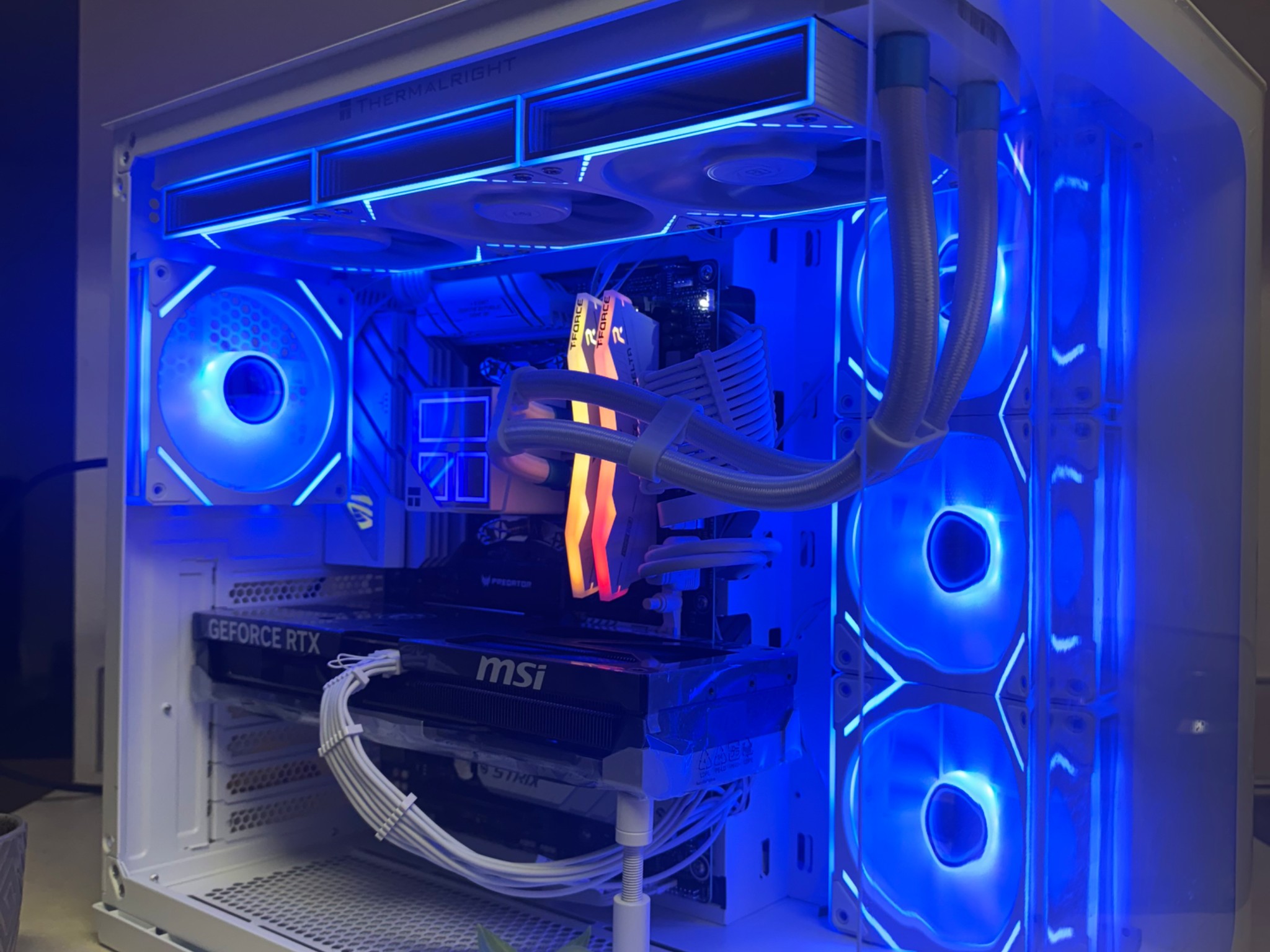 WHITE RTX 5080 GAMING PC | Ryzen 7 9800X3D | 32gb DDR5 RAM | 2tb SSD