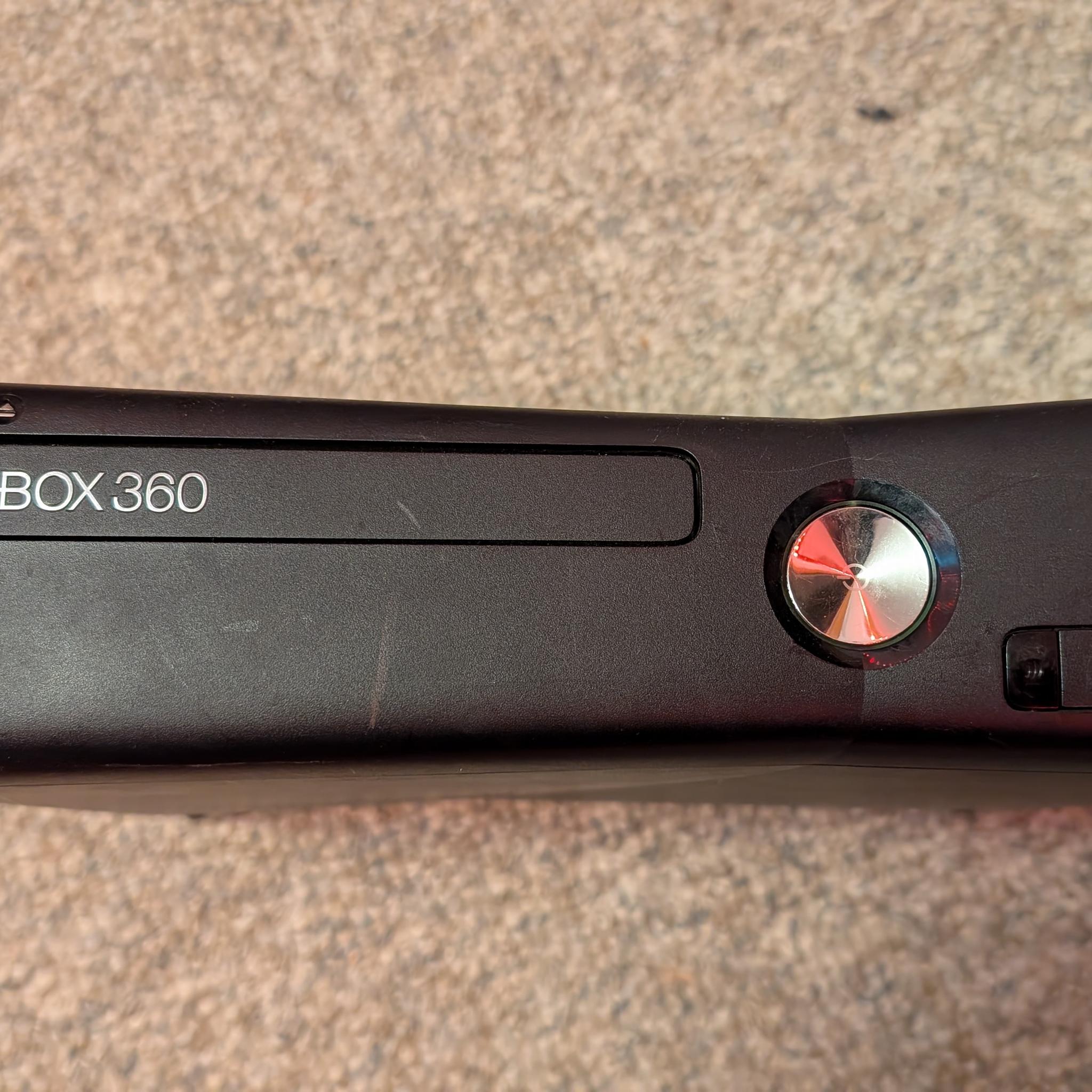 Xbox 360 Slim (w/ 250GB HDD)