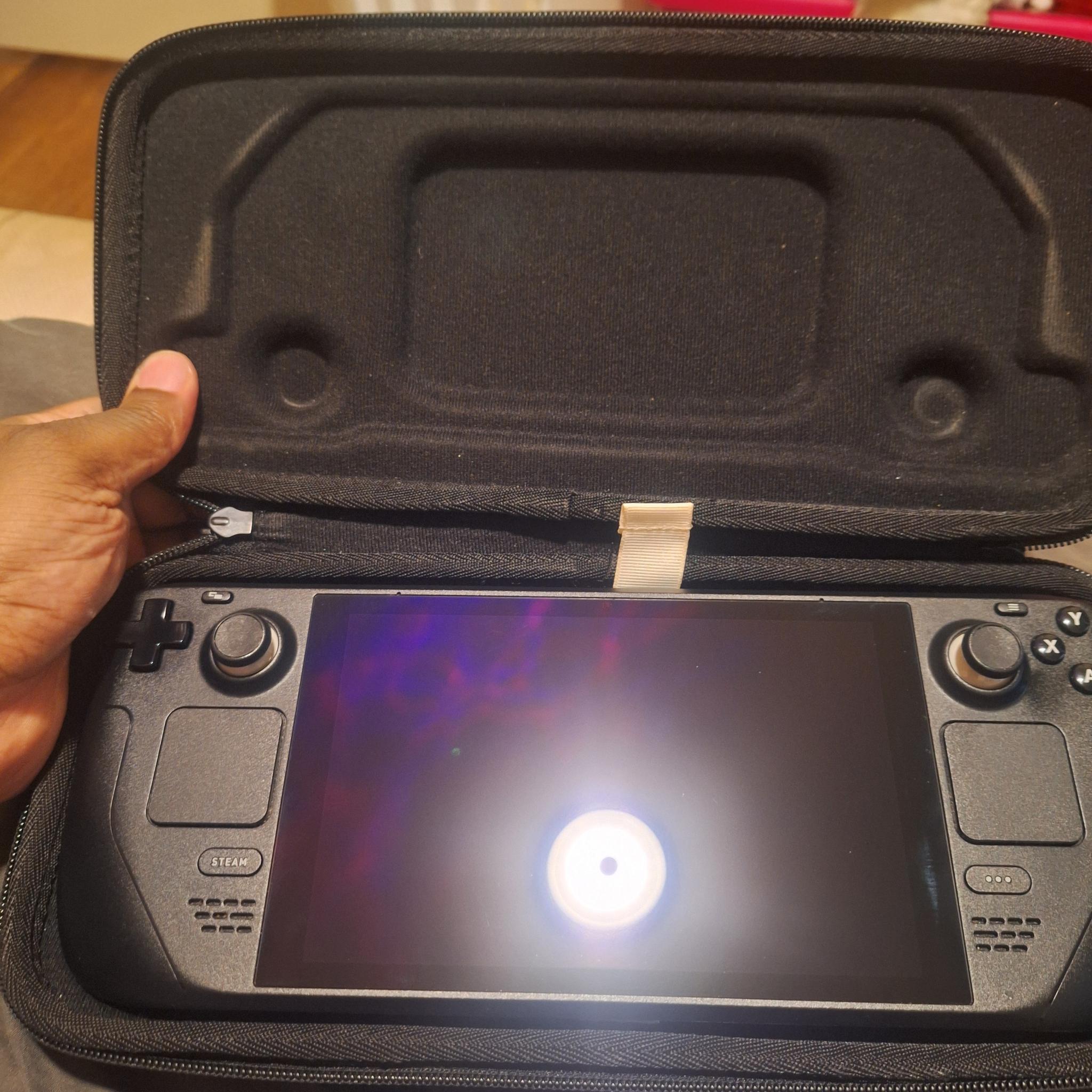 Steamdeck LCD 512GB with carry case, charger and dock