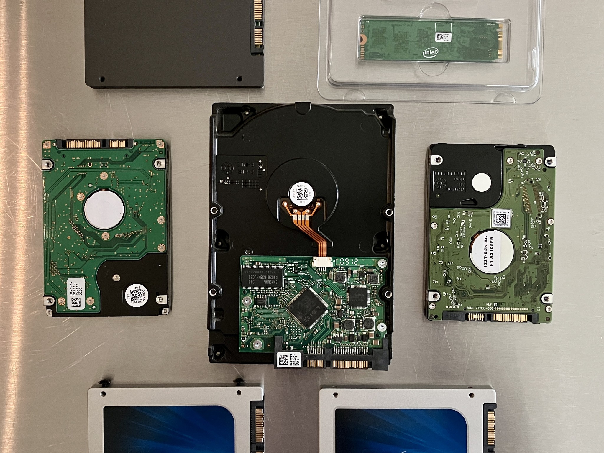 Lot of Storage Drives (NVME, SSD, HHD) 4 TB