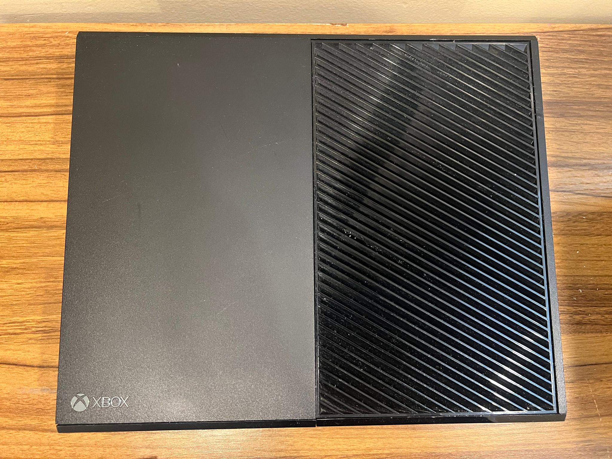 XBOX One 1TB Edition | Comes with Power Supply and HDMI Cable | Battlefront 2 Included |  Black