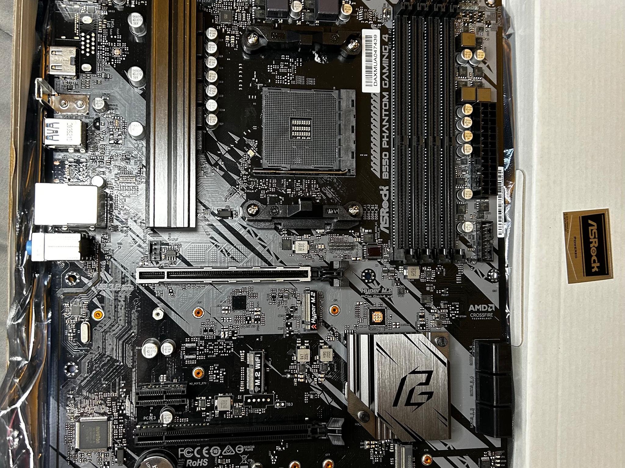 ASRock B550 Phantom Gaming 4 Supports AMD AM4 Socket Ryzen