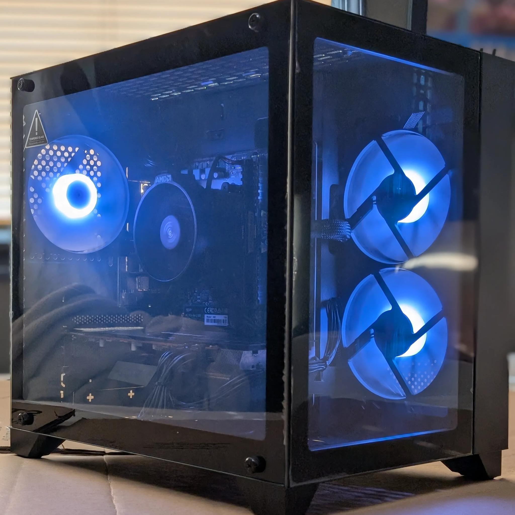 RX 5700 XT, Ryzen 3600, 16 GB DDR4, 1 TB NVME, WiFi/BT- Cube Gaming PC