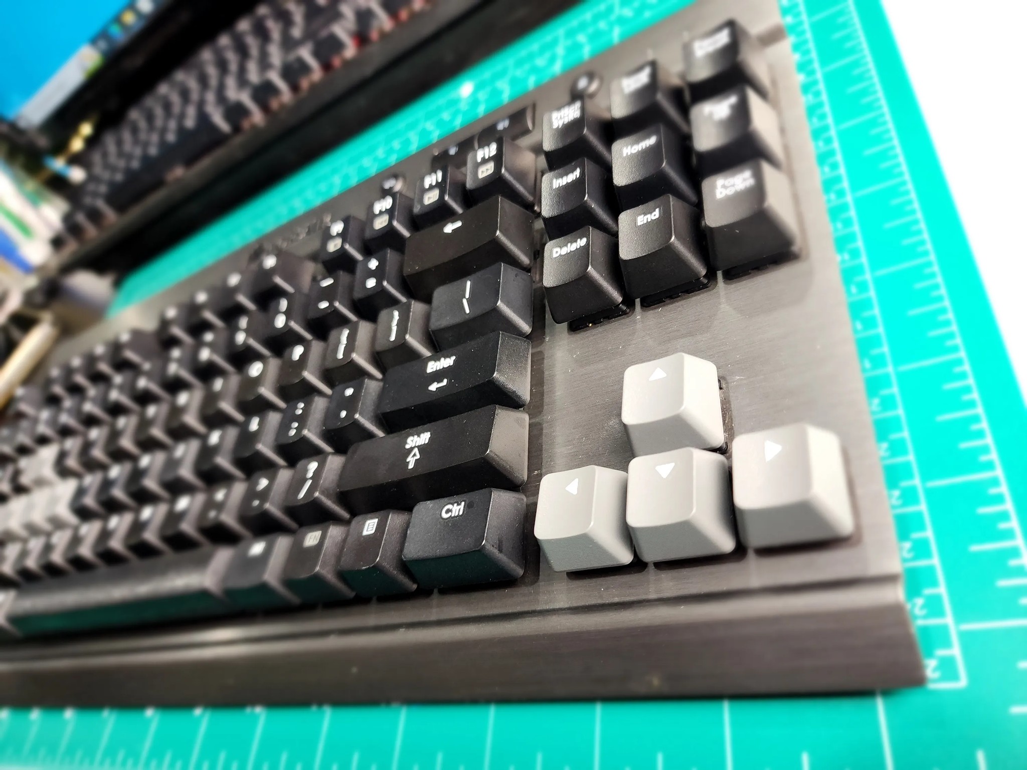 Corsair K65 Vengeance Gaming CH-9000040-NA Wired RED CHERRY MX Keyboard