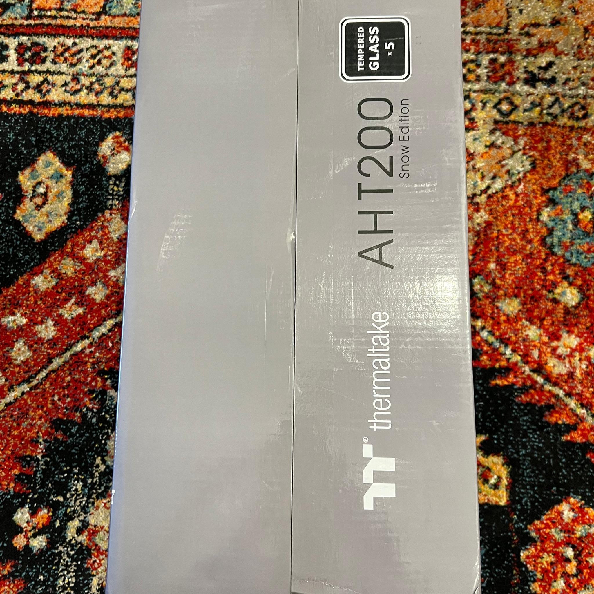 Thermaltake AH T200 Snow