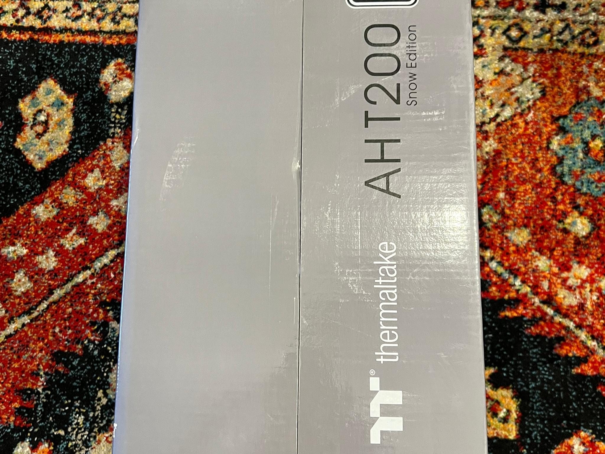 Thermaltake AH T200 Snow