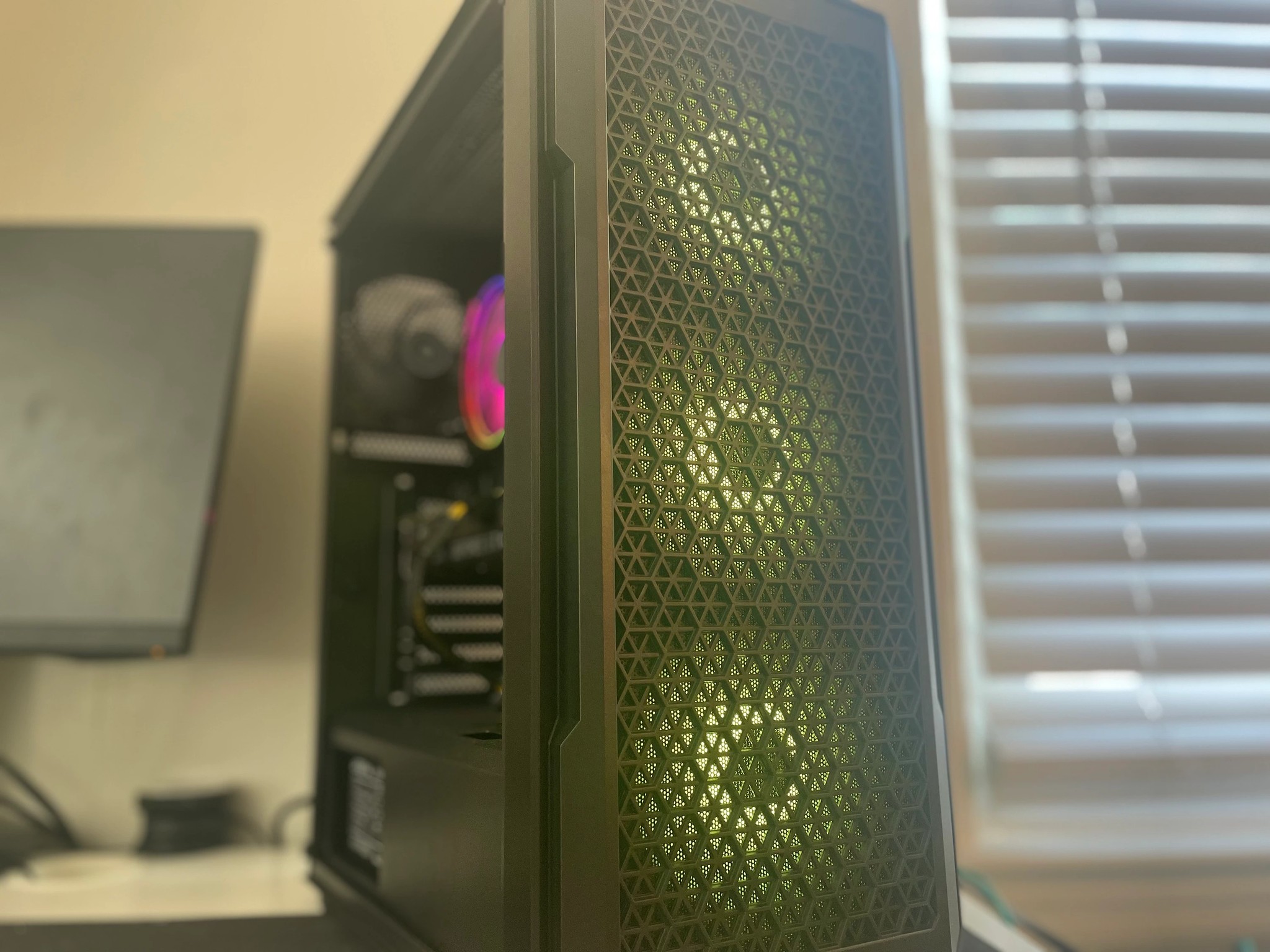 LIME - Mid-Range Gaming PC - Ryzen 5 3600x & 1660ti