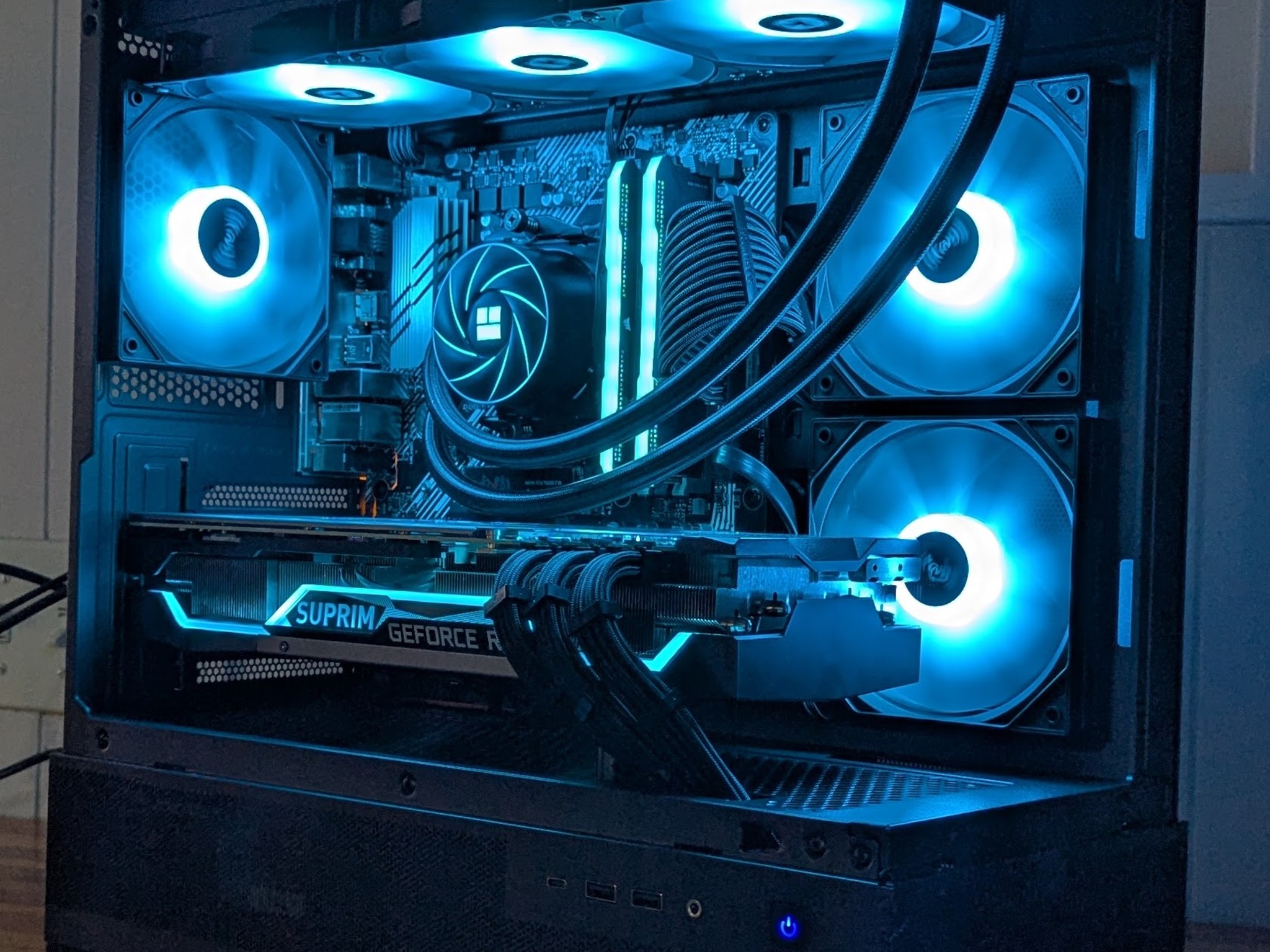MSI SUPRIM RTX 3080 || Ryzen 7 5700X3D || 1440p Gaming PC