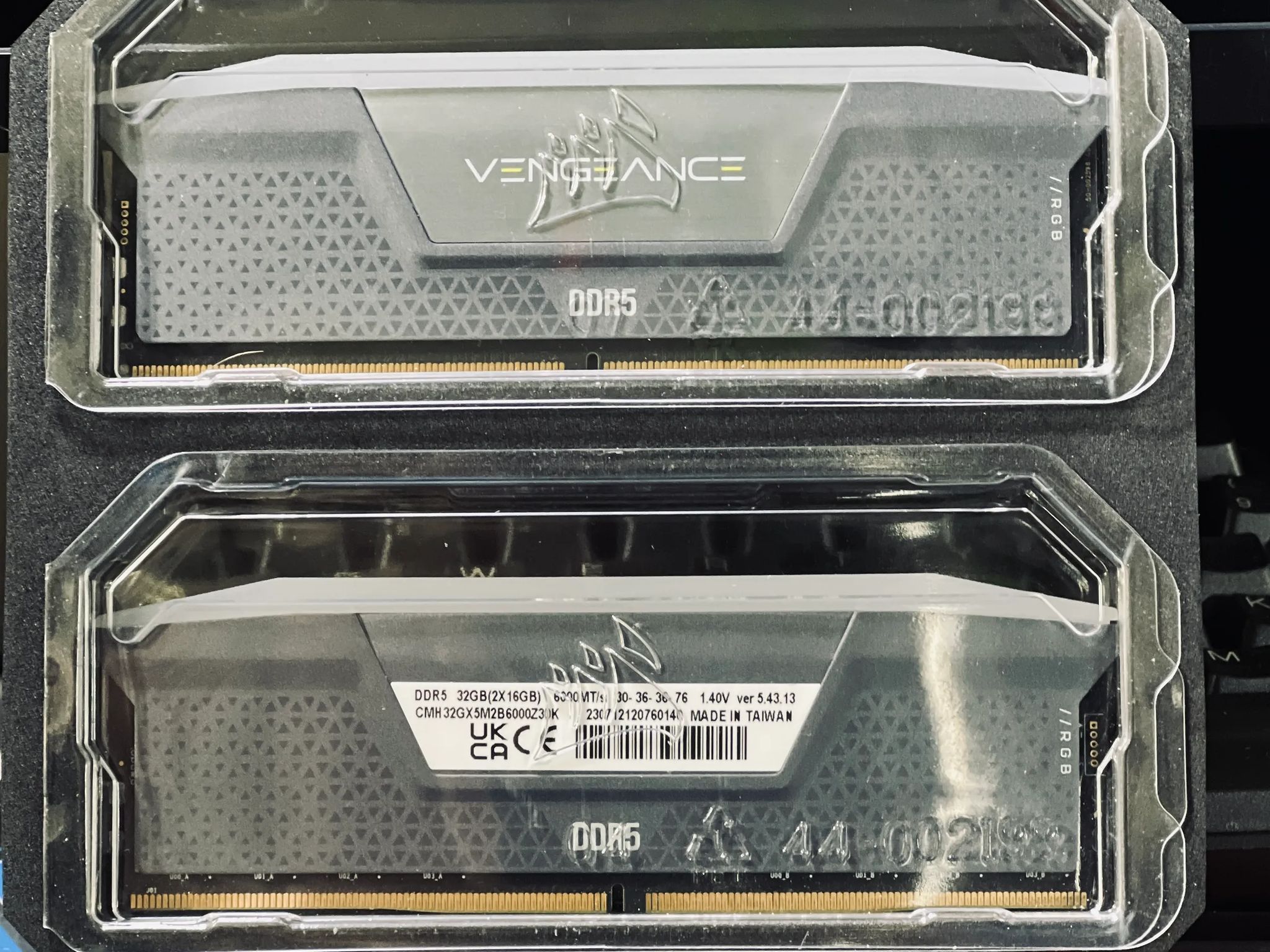 VENGEANCE® RGB 32GB (2x16GB) DDR5 DRAM 6000MT/s CL30 AMD EXPO Memory Kit