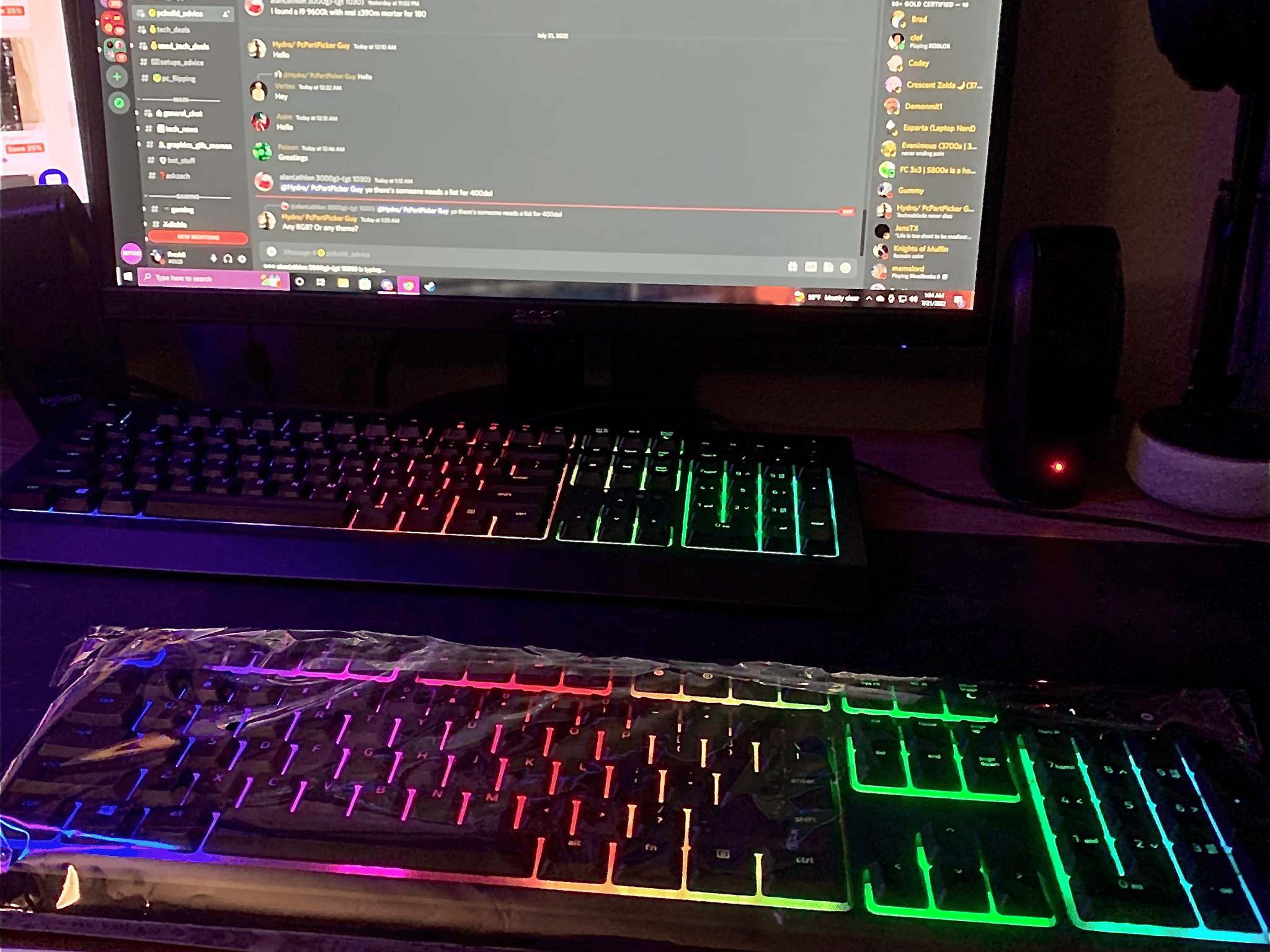 Razor Ornata Chroma Keyboard, comes with wrist rest