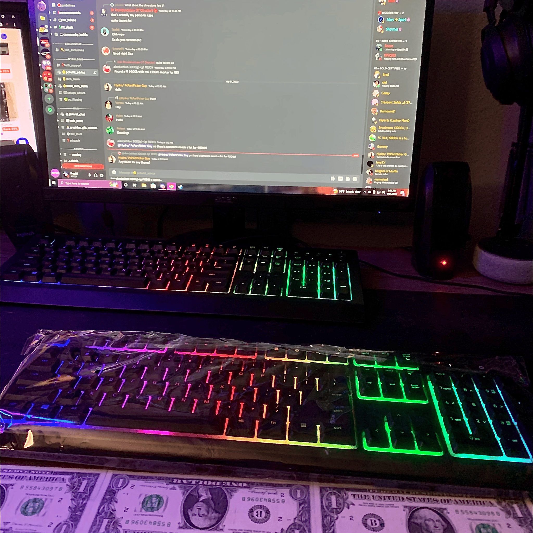 Razor Ornata Chroma Keyboard, comes with wrist rest