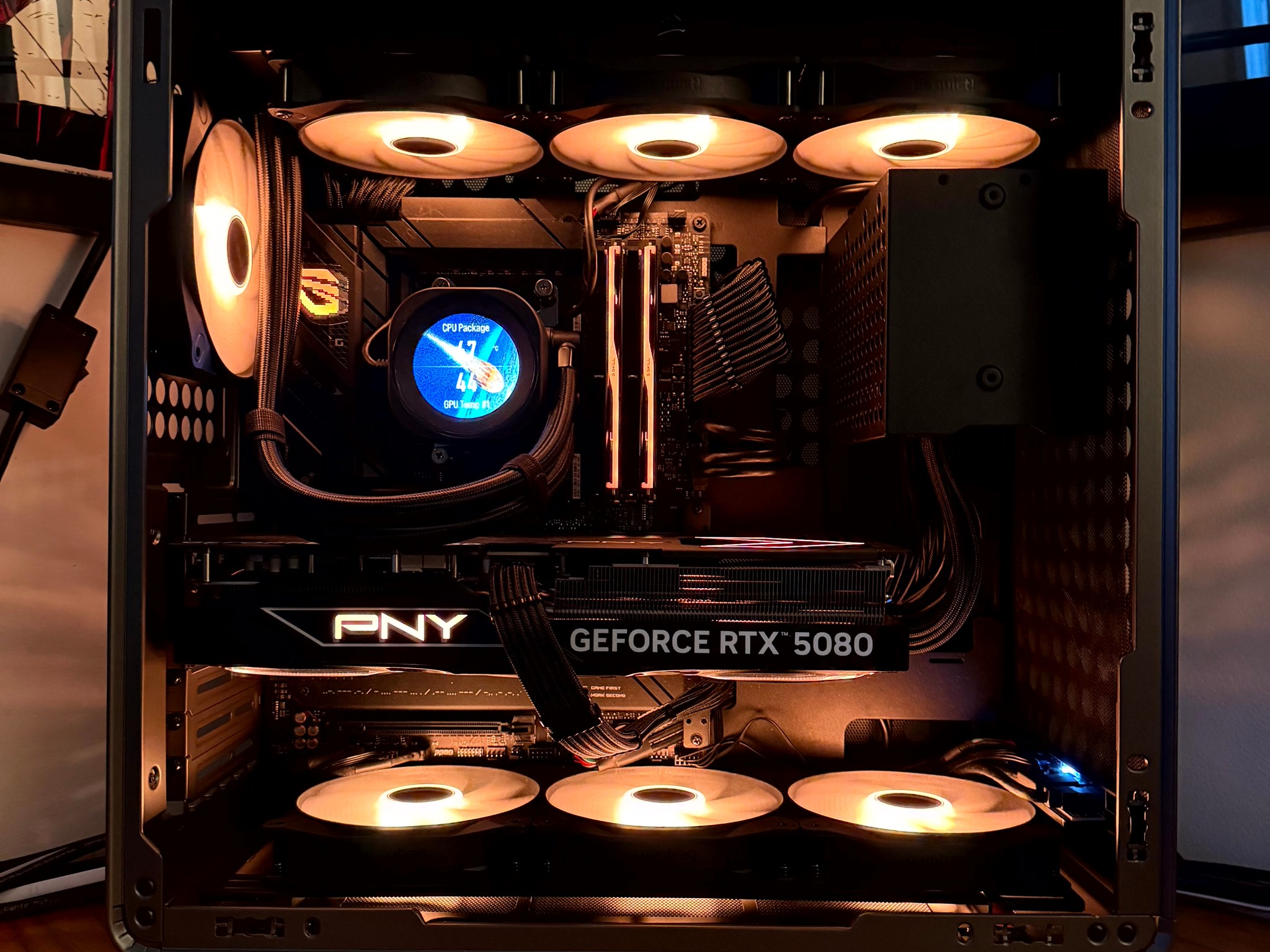 Iron Meteor - RTX 5080 OC | Ryzen 7 9850x3d | 32GB @6400MT | 2TB gen 5 NVMe  | 1000W Platinum PSU