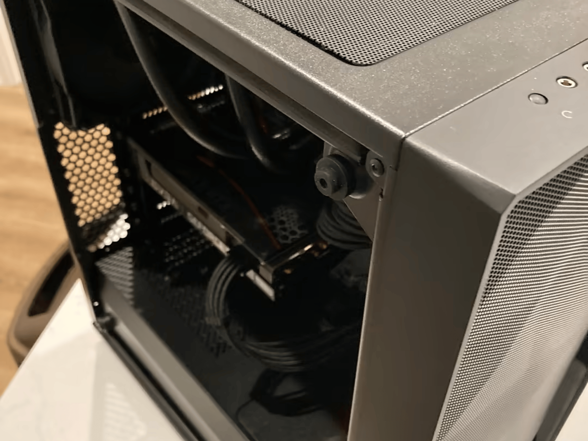 “The King” R5 3600, Rx 6600(Like Rtx 3060) Streaming and Gaming PC