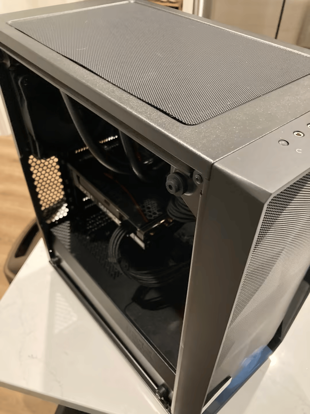 “The King” R5 3600, Rx 6600(Like Rtx 3060) Streaming and Gaming PC
