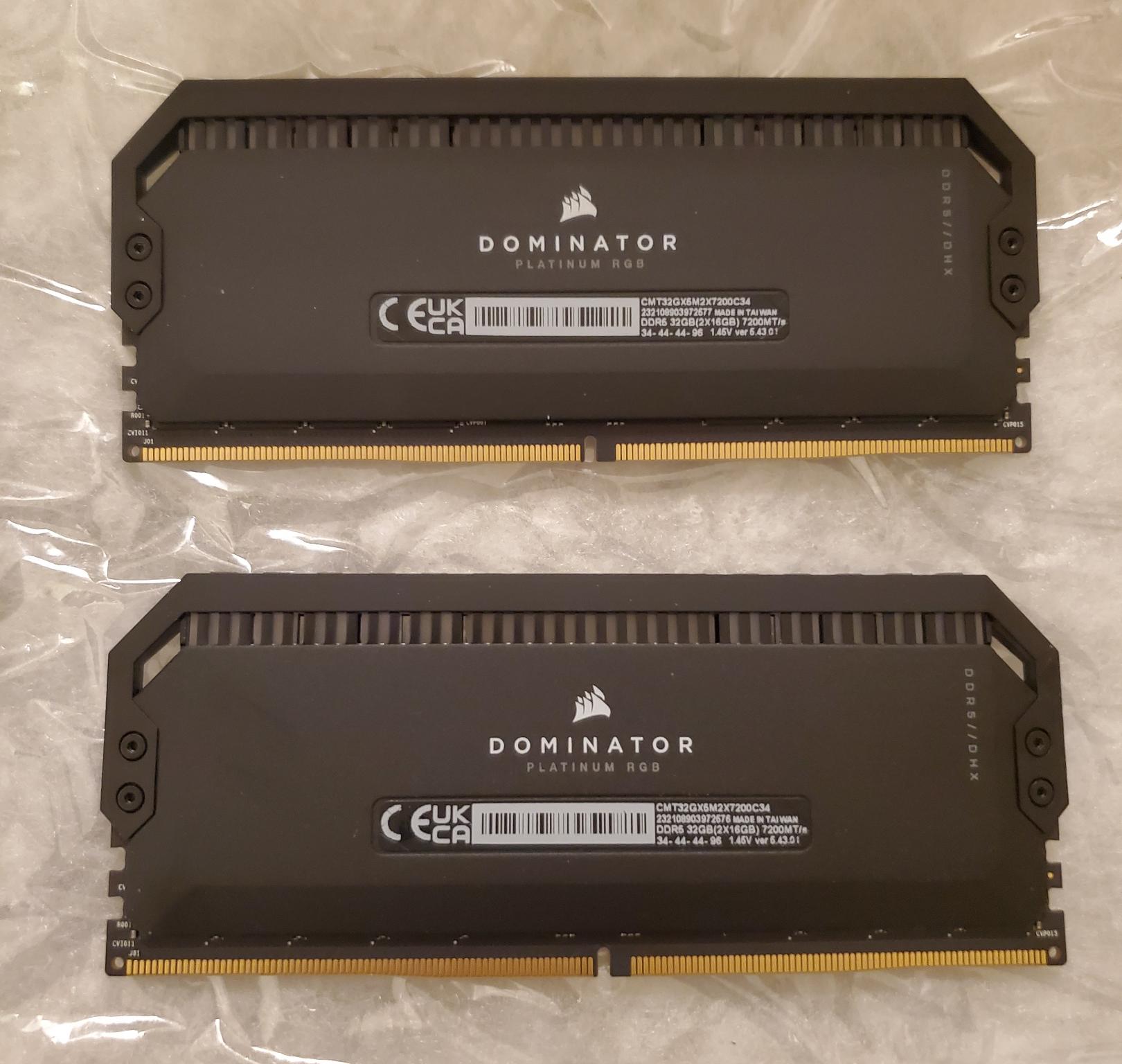 DOMINATOR® PLATINUM RGB 32GB (2x16GB) DDR5 DRAM 7200MT/s CL34