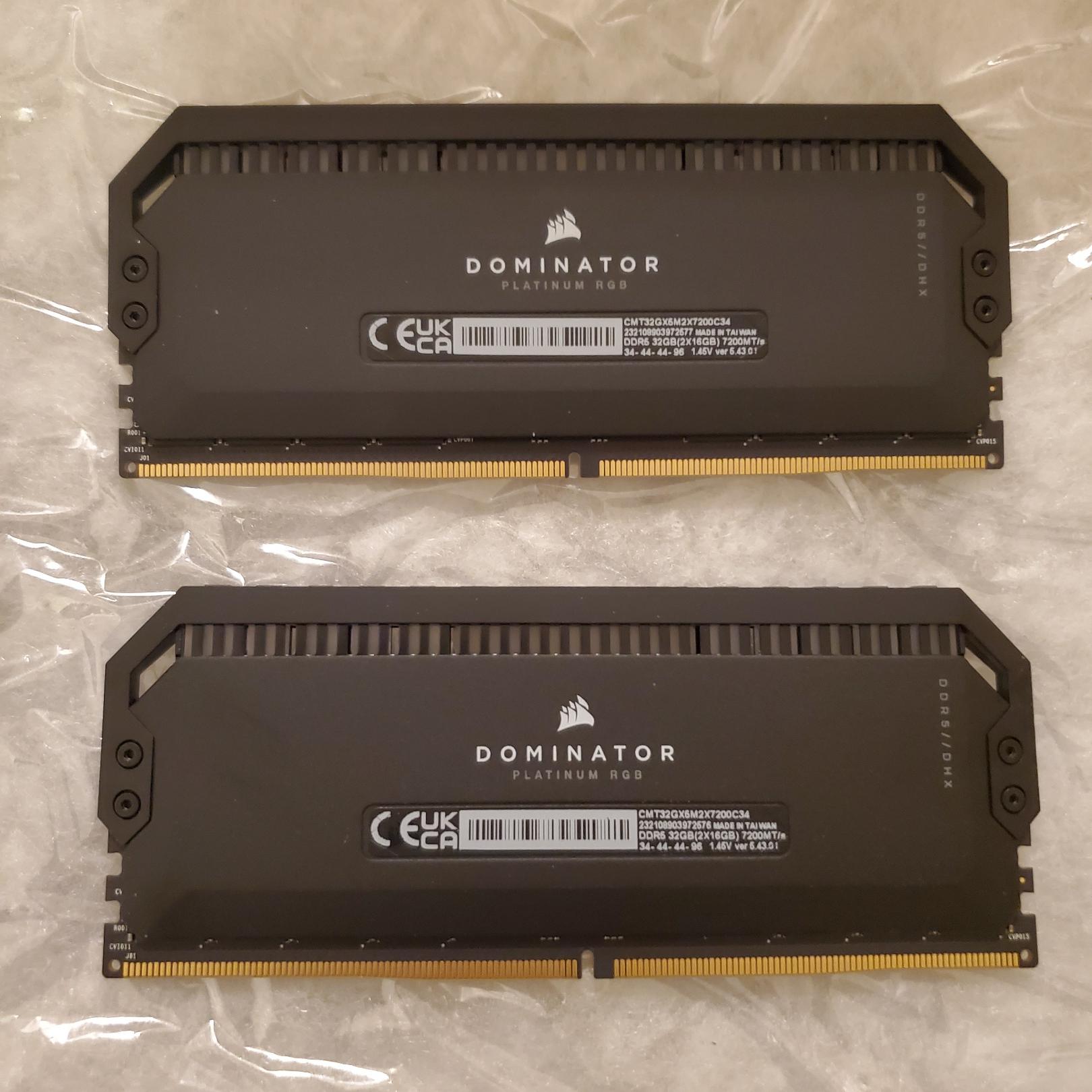 DOMINATOR® PLATINUM RGB 32GB (2x16GB) DDR5 DRAM 7200MT/s CL34