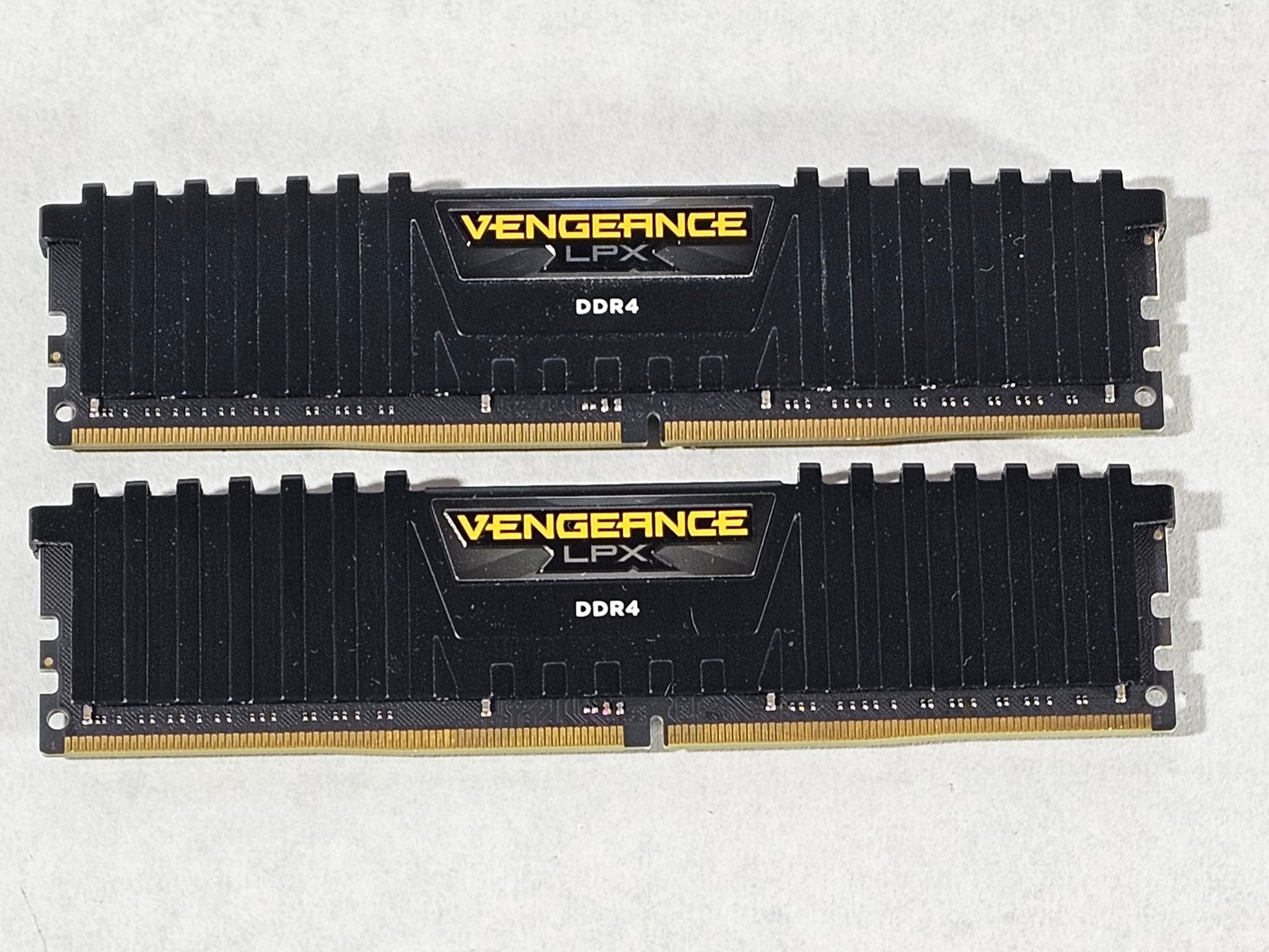 32GB DDR4 (2x16GB) 3200MT/s