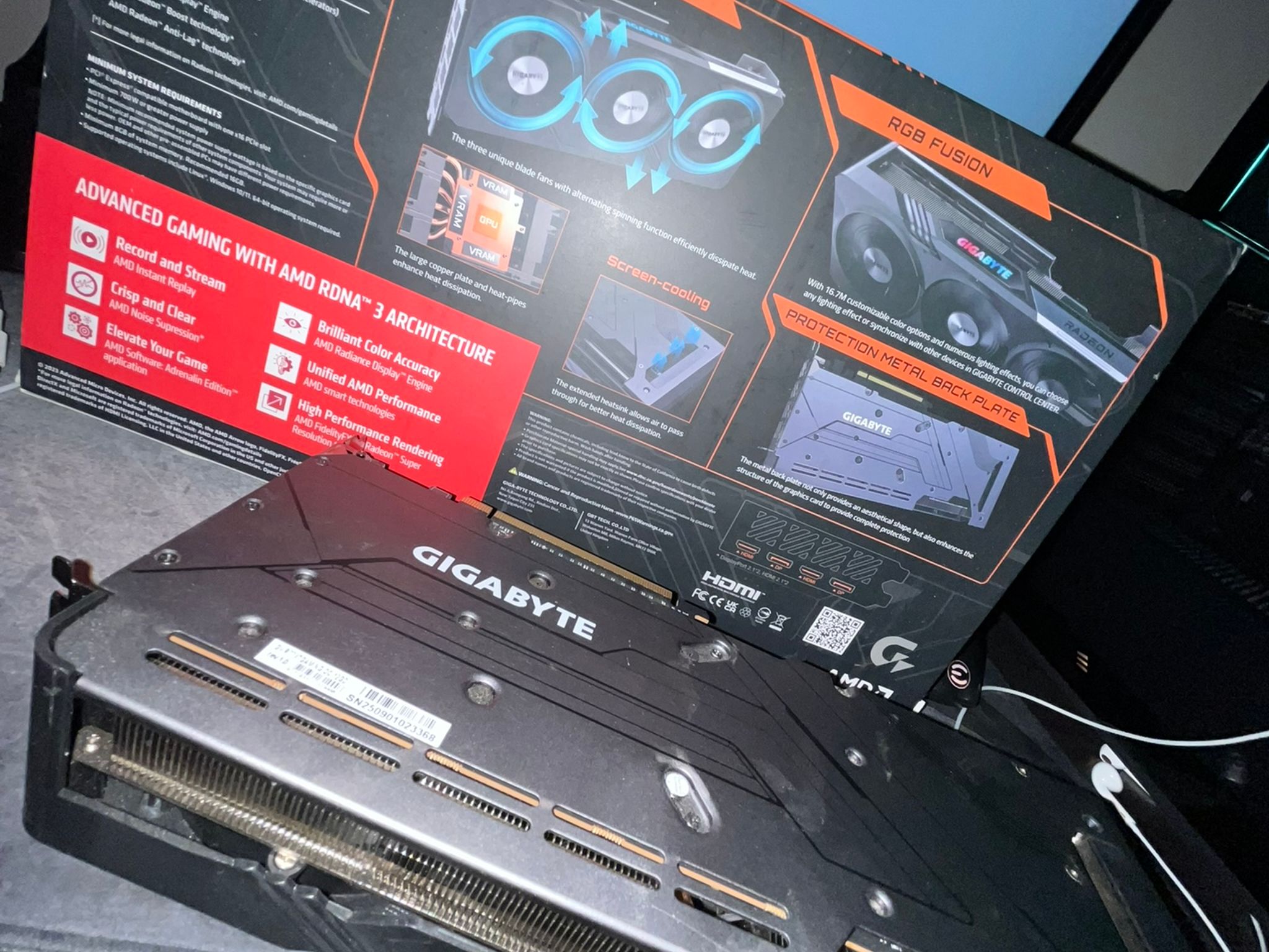 GIGABYTE Radeon RX 7700 XT