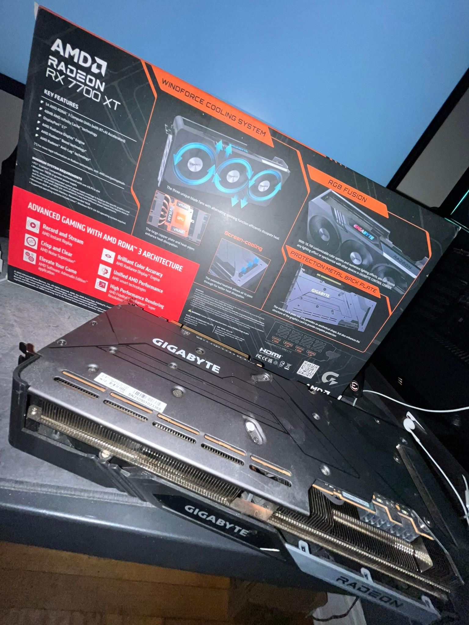 GIGABYTE Radeon RX 7700 XT