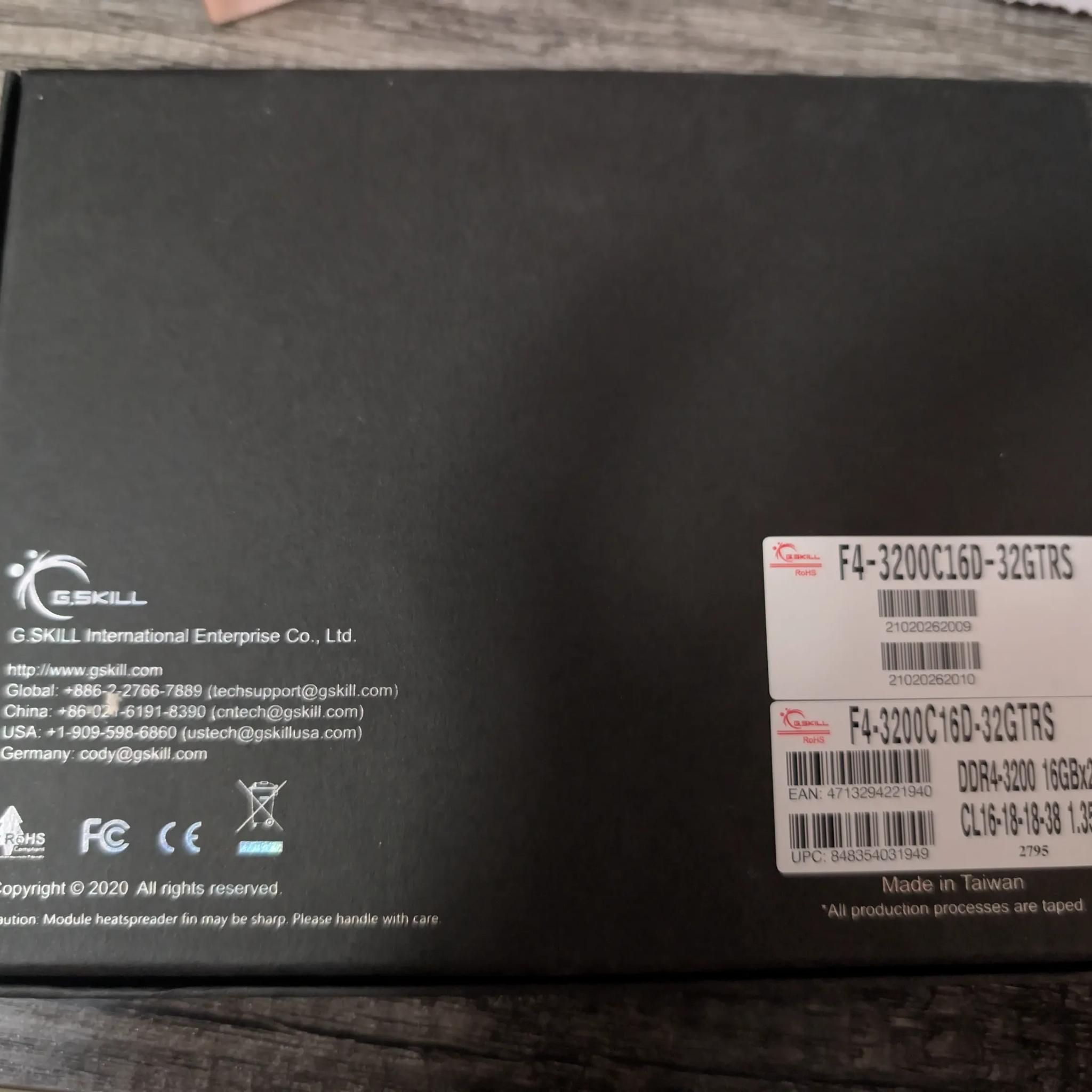 G. Skill Trident Z Royal DDR4 3200Mhz CL16 RAM (Silver)