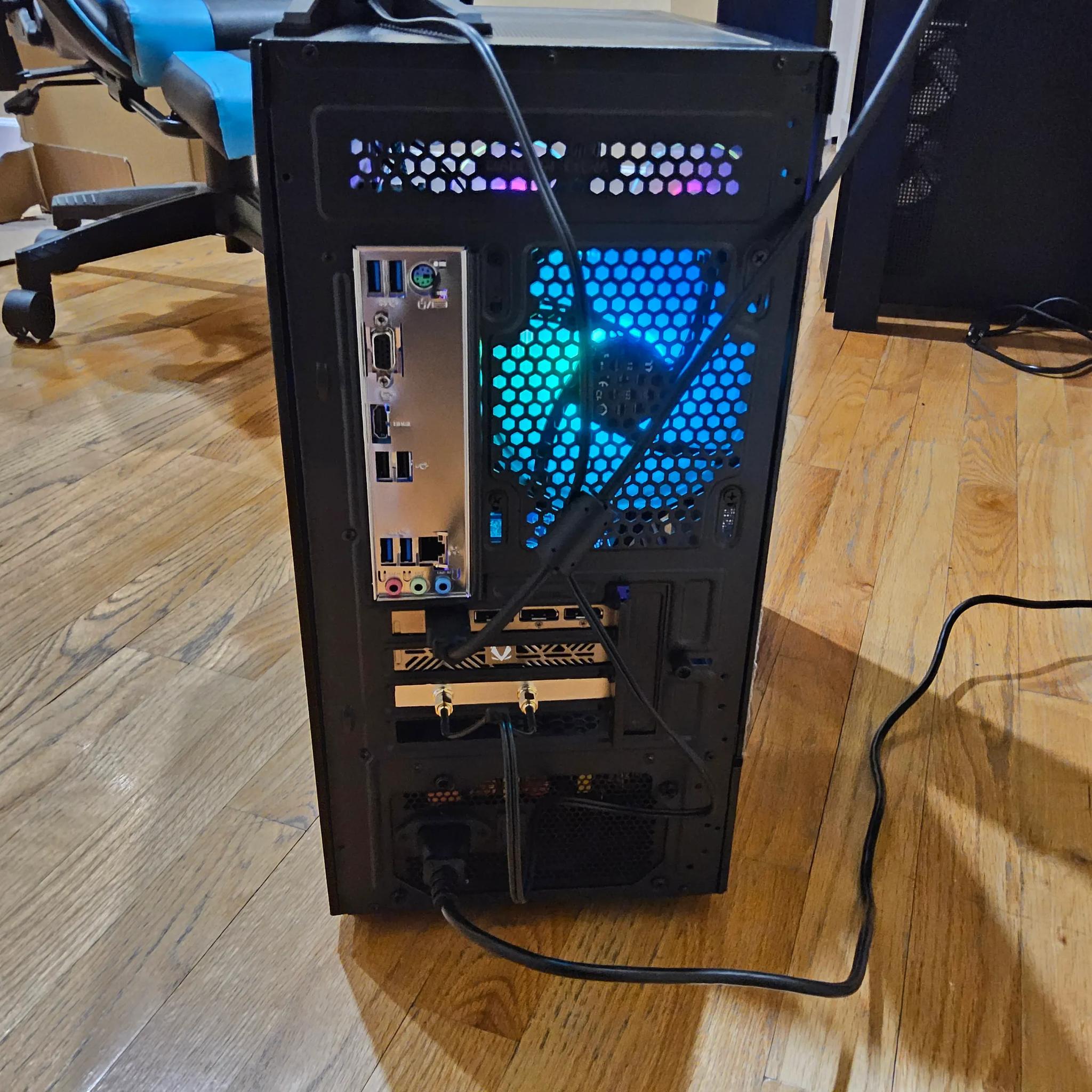 RTX 5060 / ryzen 7 5800xt / 32GB DDR4 / 1TB SSD / Windows 11 pro /  Wifi 7
