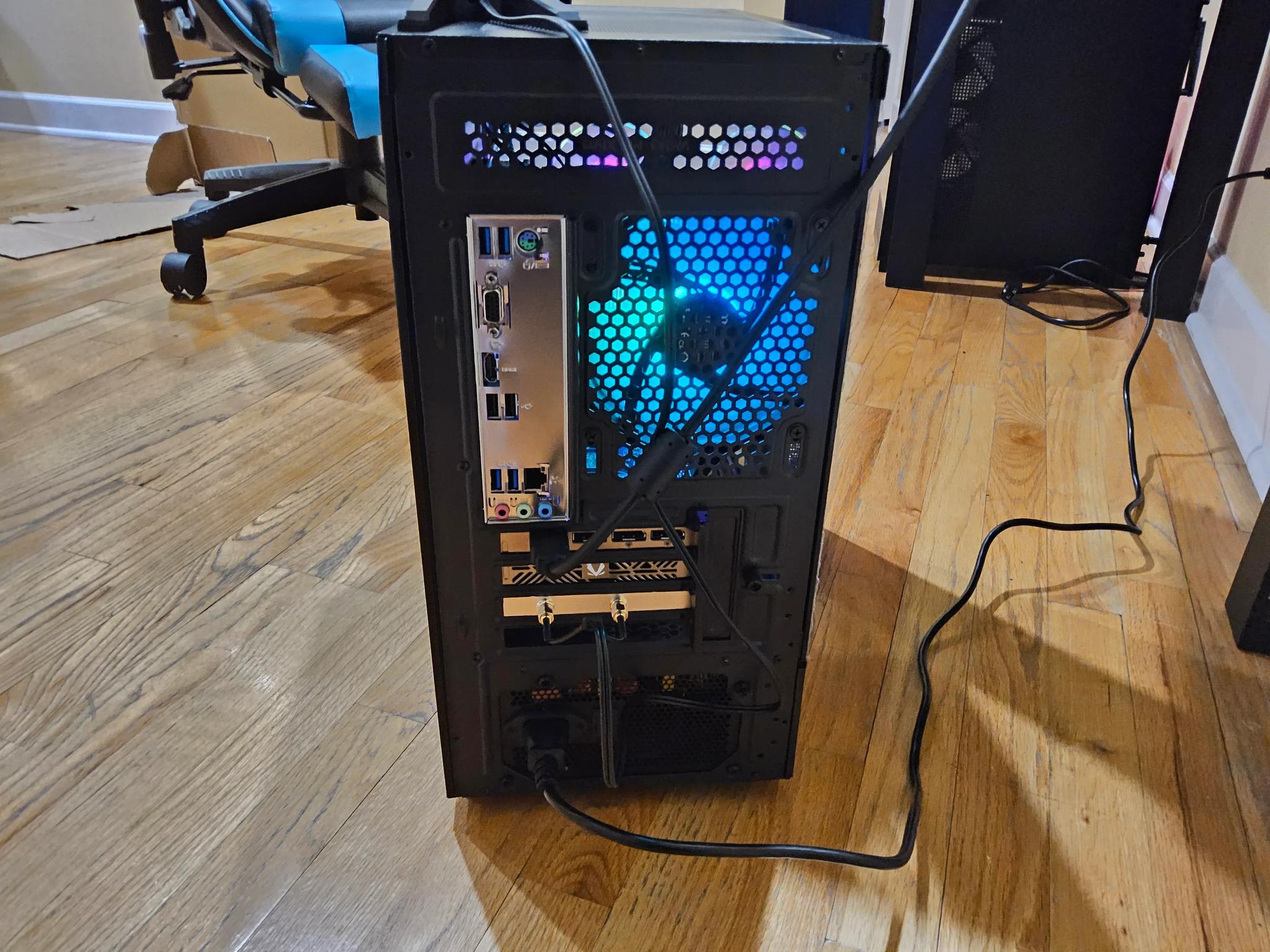RTX 5060 / ryzen 7 5800xt / 32GB DDR4 / 1TB SSD / Windows 11 pro /  Wifi 7