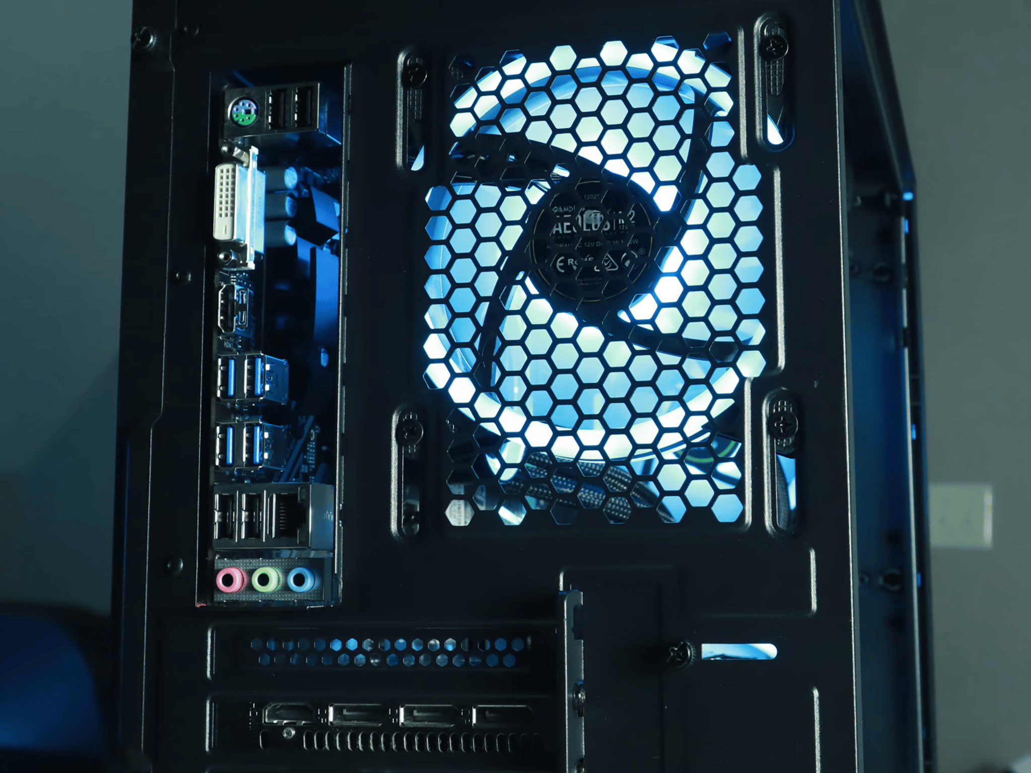 arc | Ryzen 5 1600/RX 580 8GB RGB Gaming PC