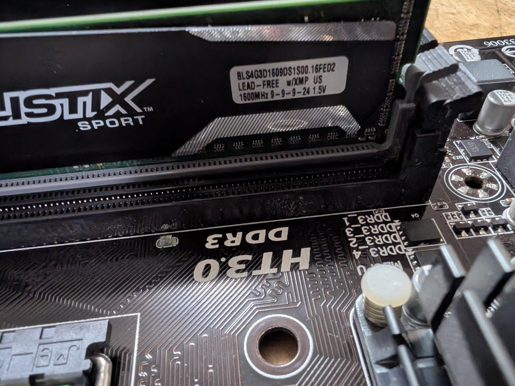 Gigabyte 970A + AMD FX 6300 + 8GB DDR3