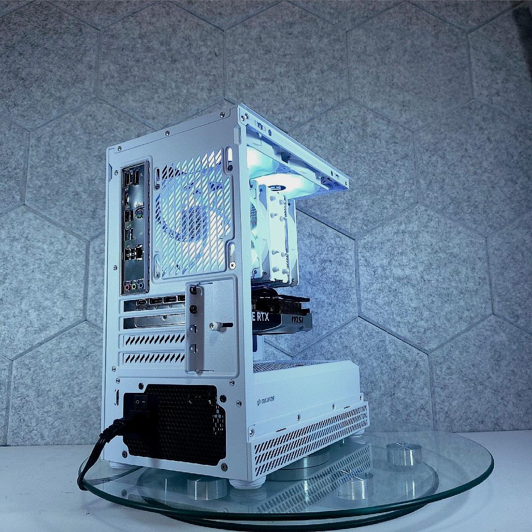 ASUS RTX 5070 🤍 Core i9 12900F