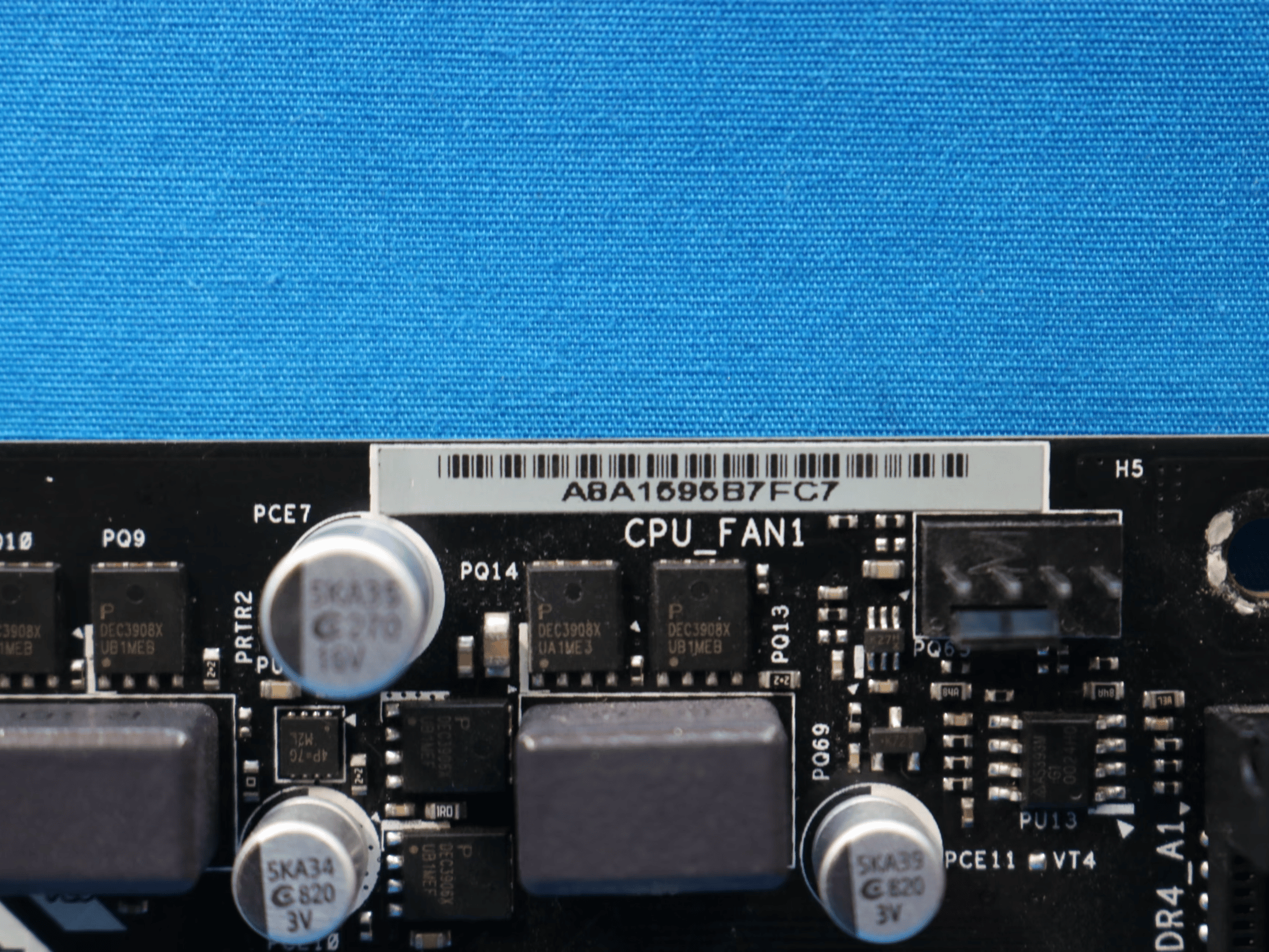 *Newest BIOS* ASRock A320M/ac AMD Socket AM4 MicroATX DDR4 Desktop Motherboard No I/O Shield