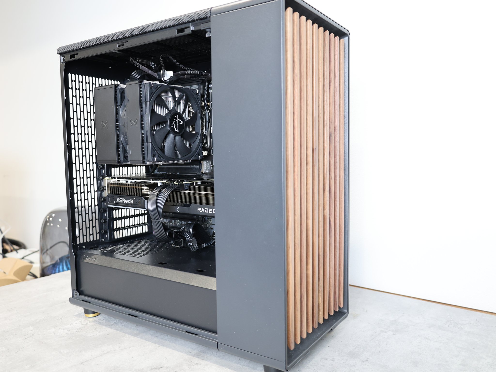 Fractal North 7800x3d+9070xt 1440P/4K Build
