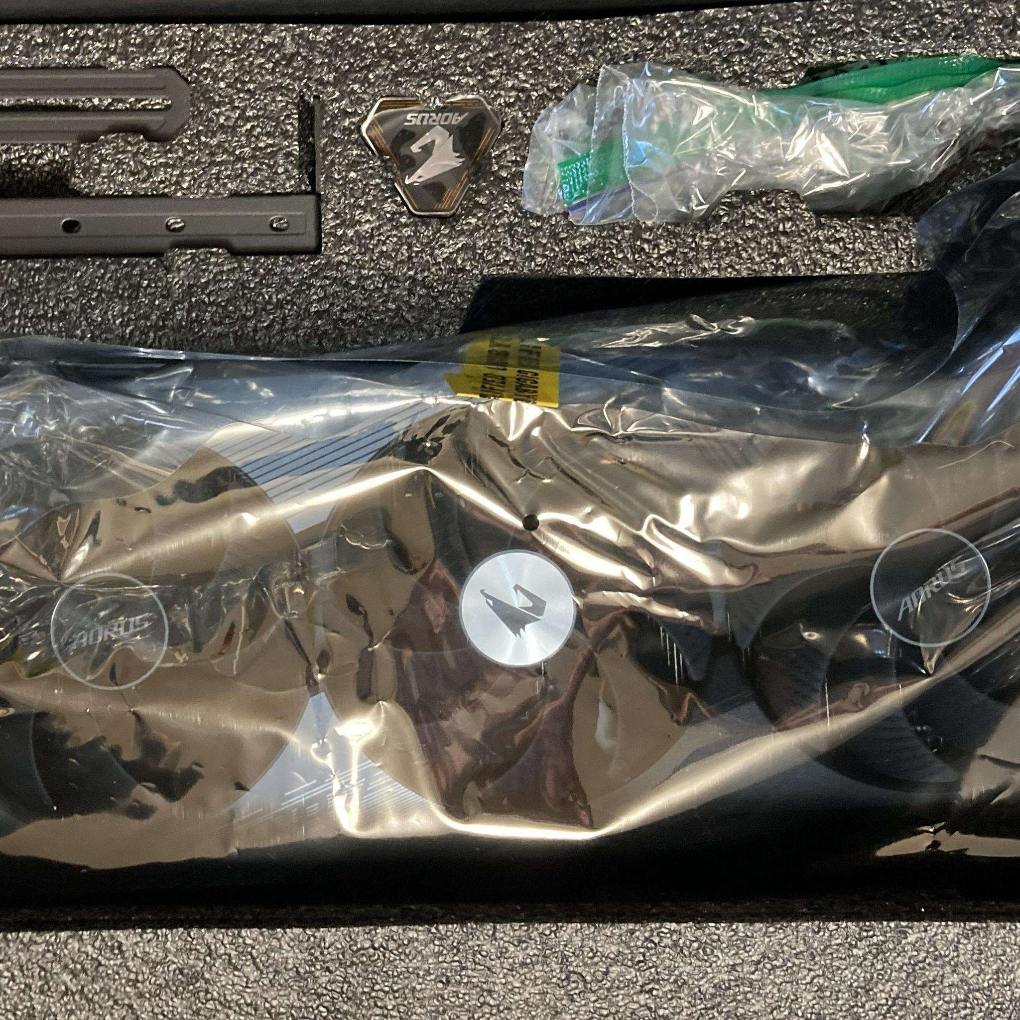 Used Like New Still in Warranty Gigabyte AORUS GeForce RTX 4090 MASTER 24G
