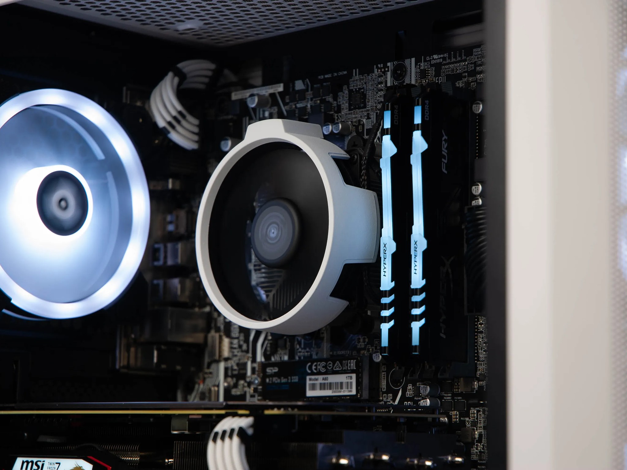 RTX 2060 | Ryzen 7 3700X | 16gb RAM | 1tb NVMe SSD