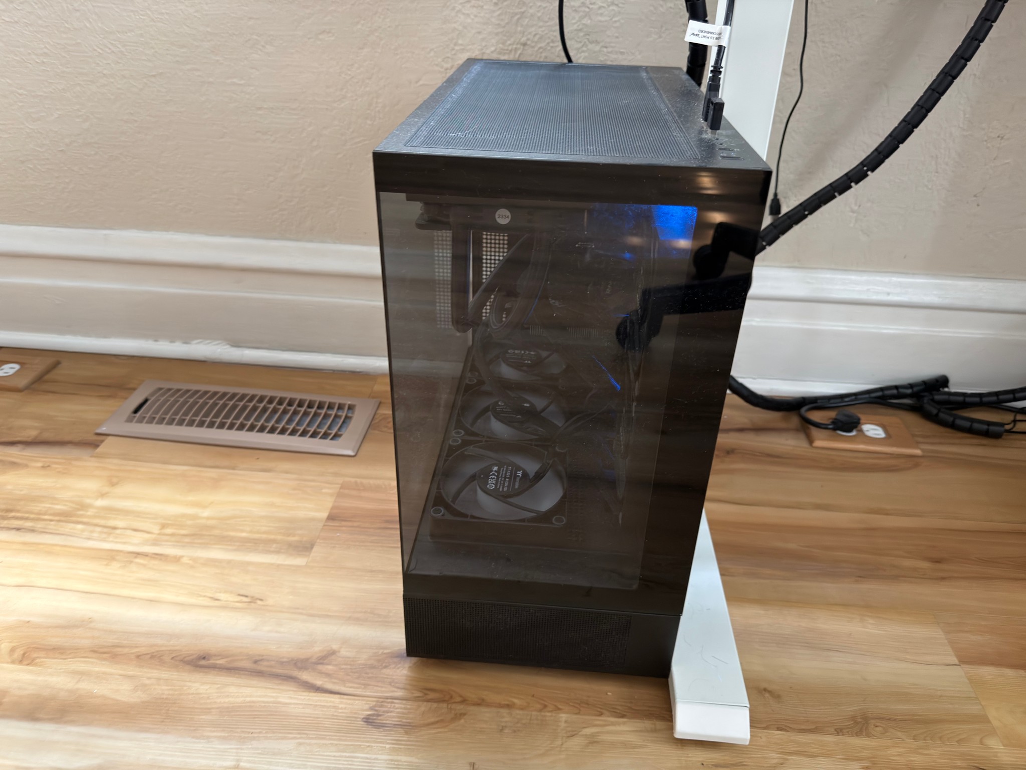 Gaming/Workstation pc in excellent condition! Intel I7-13700f, Nvidia RTX 4060, 1TB M2 Storage