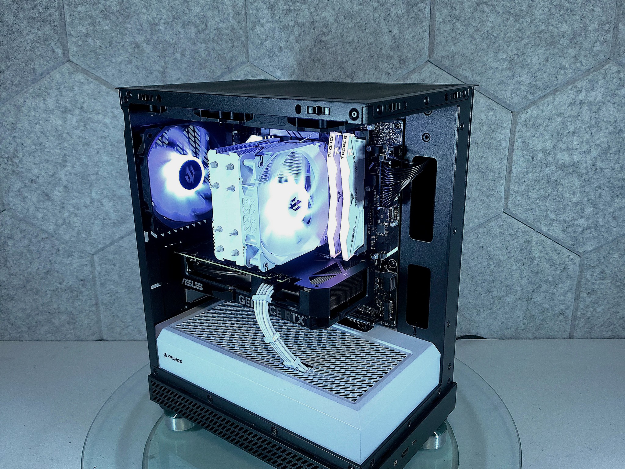 ASUS RTX 4070 🖤 Core i7 14700F