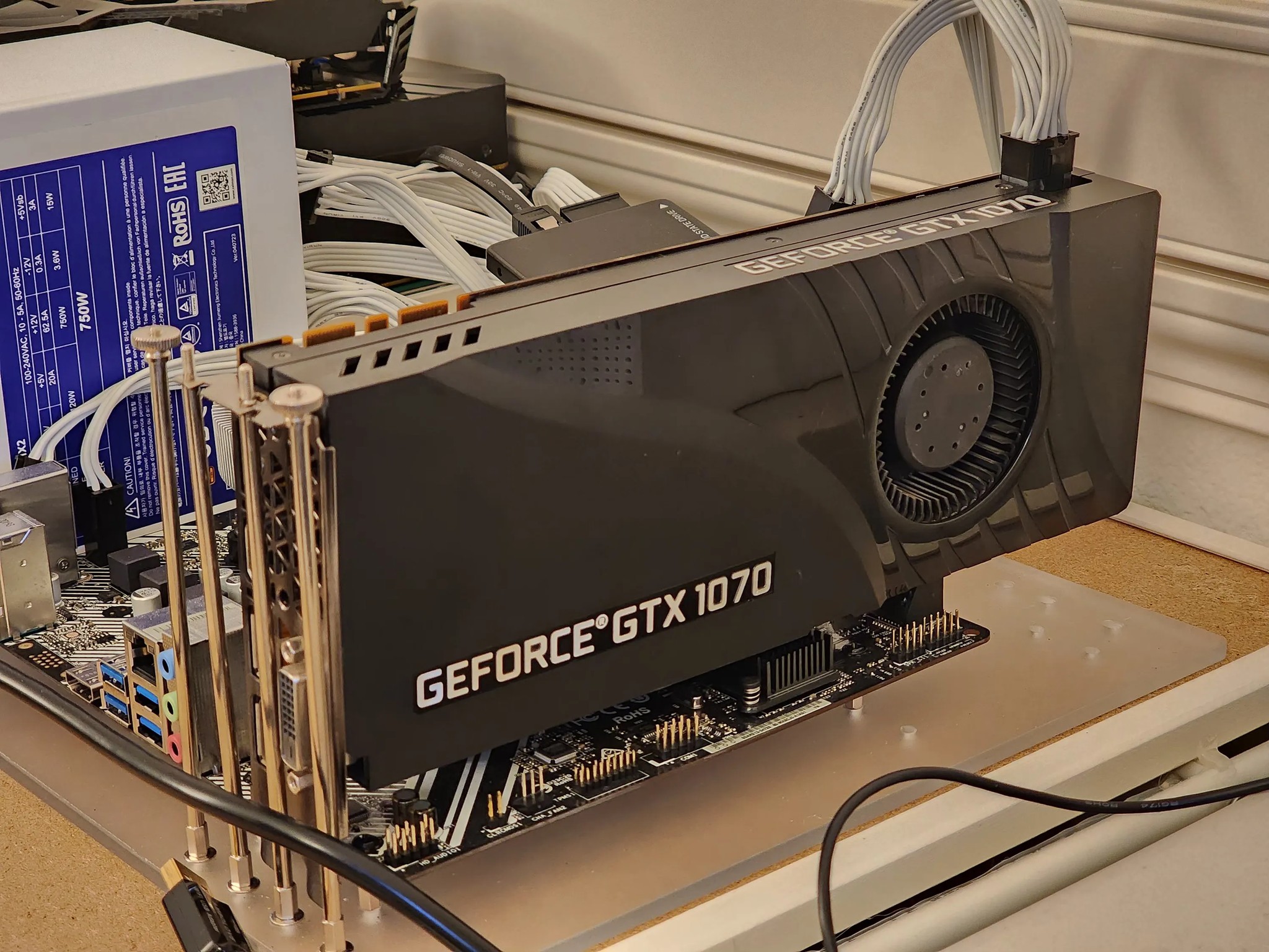 NVIDIA GeForce GTX 1070 8GB GDDR5 *Loud Fan