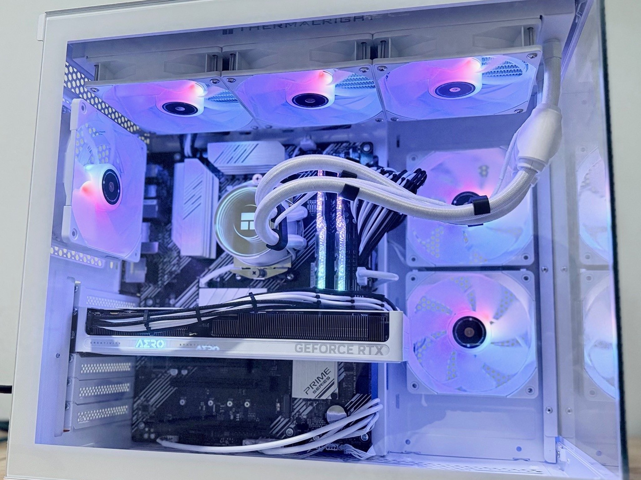 Achromatic Gaming PC RTX 5060 OC Edition