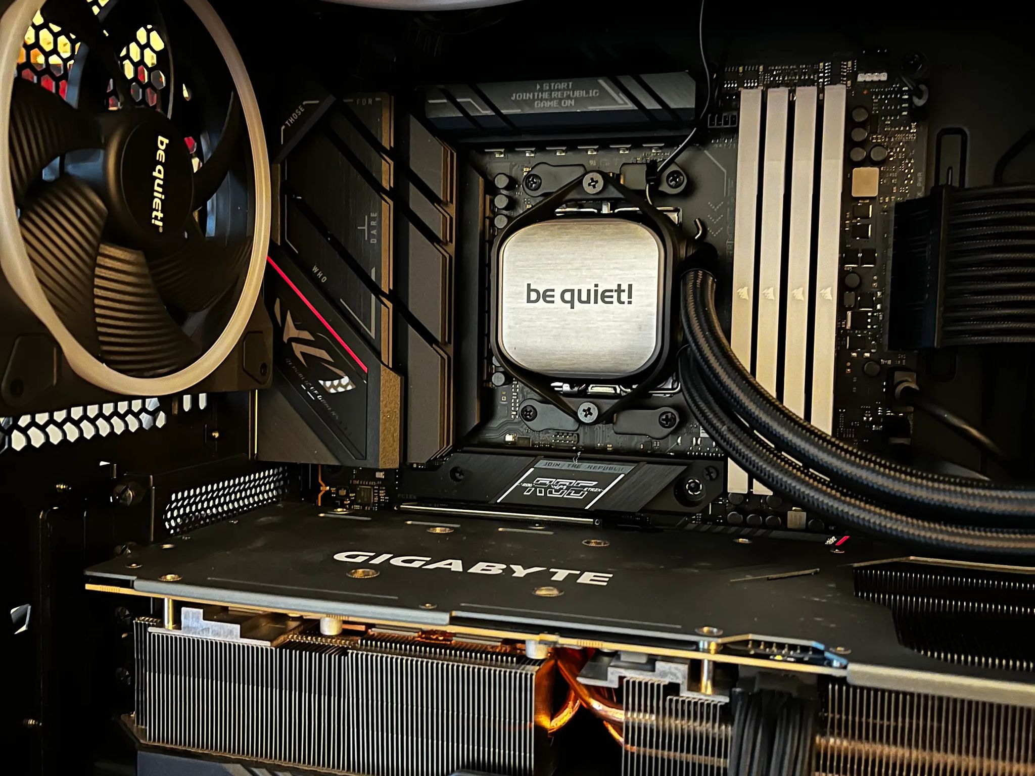 Dark Horse -  RTX 4080 | Ryzen 9 7900X | 64GB @6000 MT/s CL30 | 4TB storage| 1000W PSU 80% Platinum