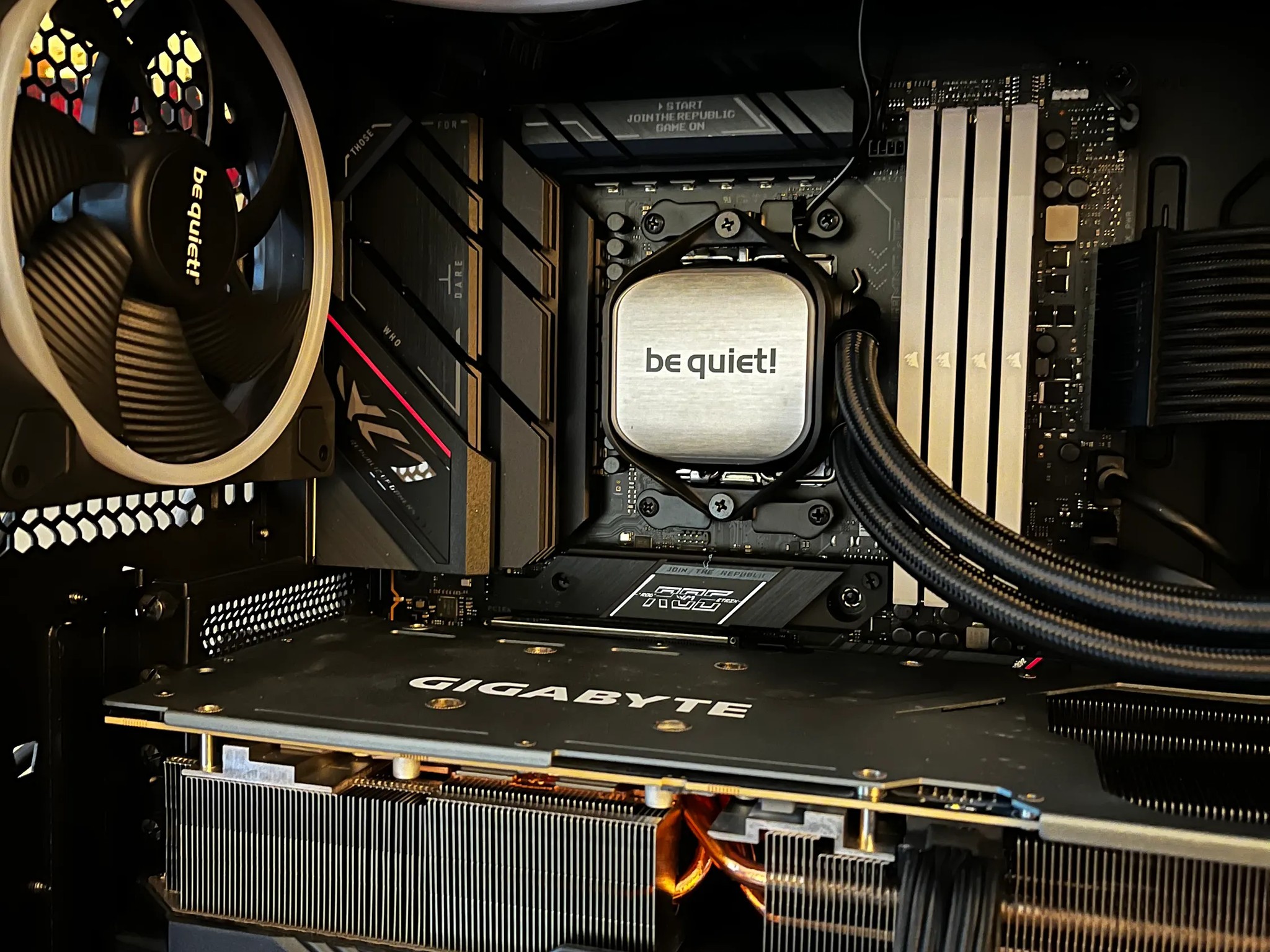 Dark Horse -  RTX 4080 | Ryzen 9 7900X | 64GB @6000 MT/s CL30 | 4TB storage| 1000W PSU 80% Platinum