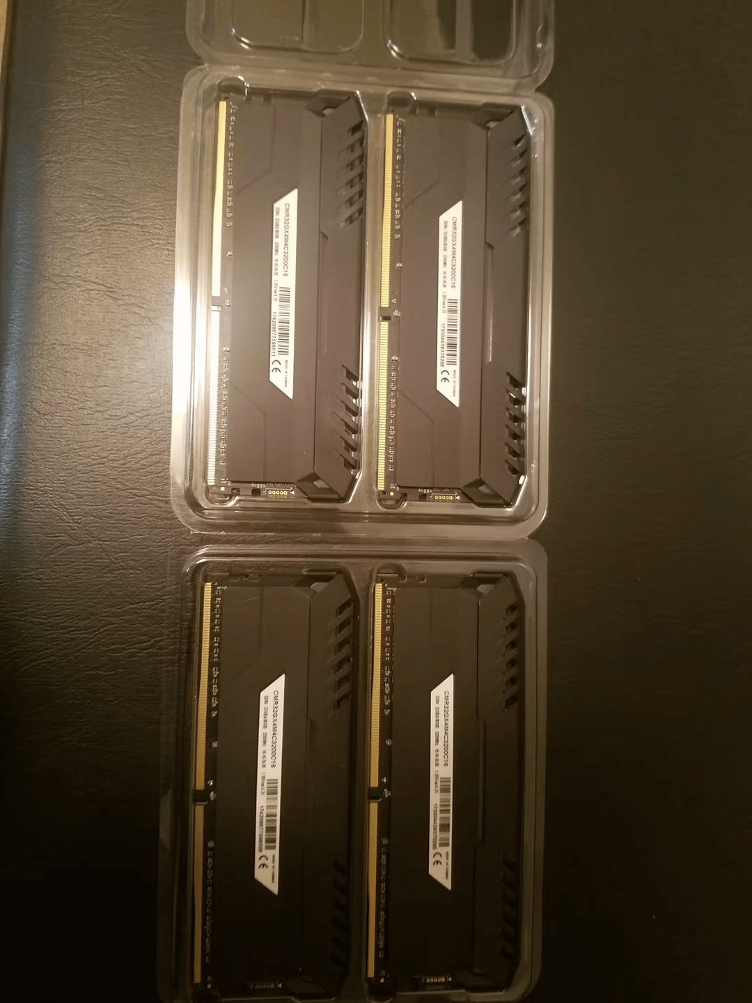 Corsair Vengeance 64 GB (8 x 8 GB) DDR4-3200 CL16 Memory